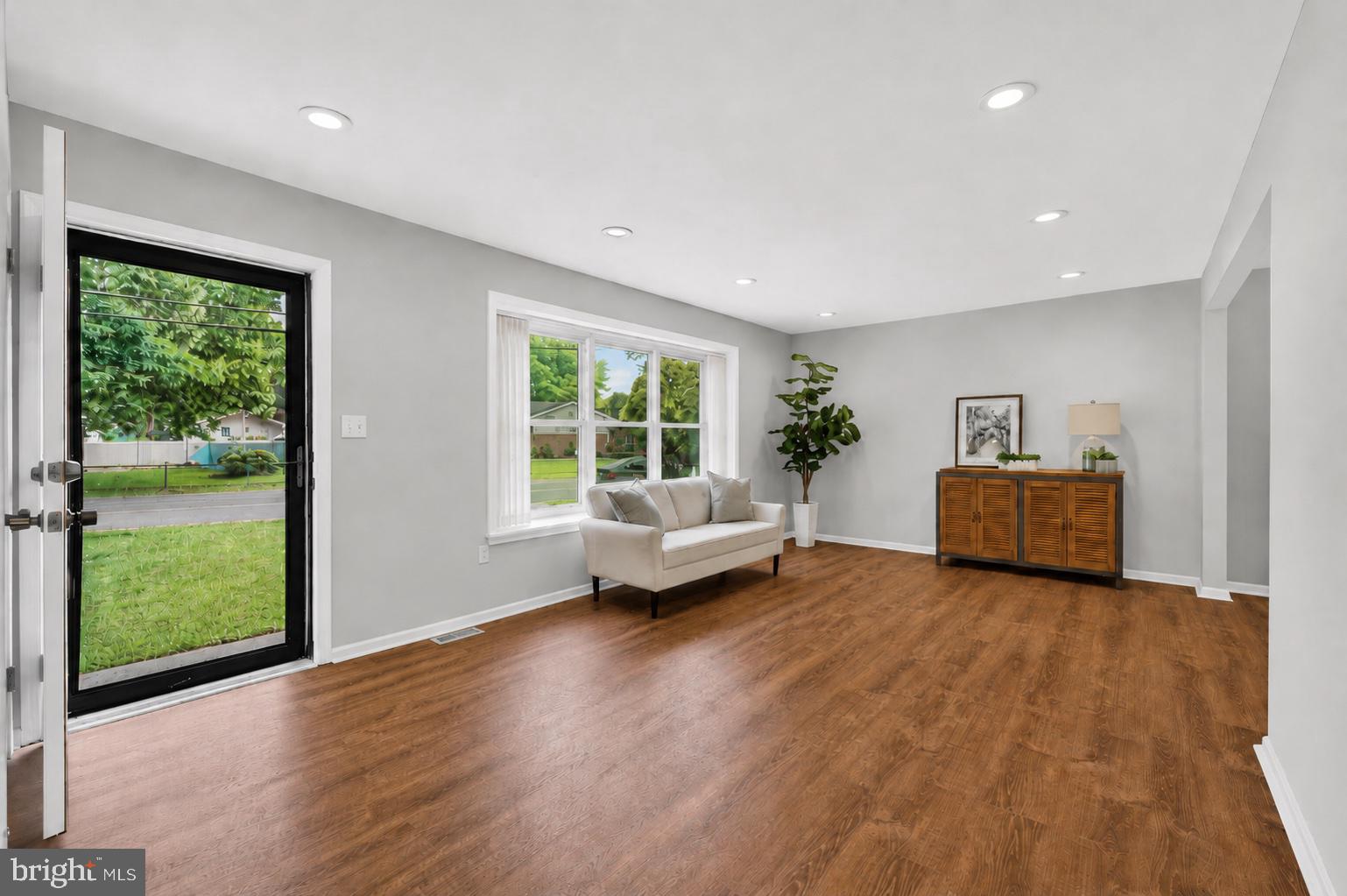 104 TEMPLE BOULEVARD