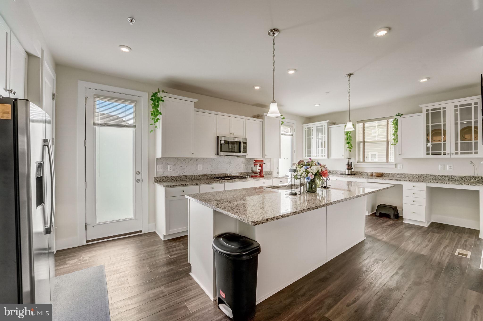 8382 AMBER BEACON CIRCLE