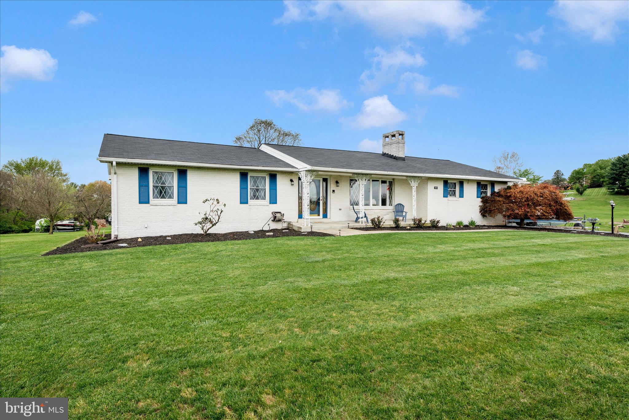 MOUNTAIN VIEW ESTATES - Residential