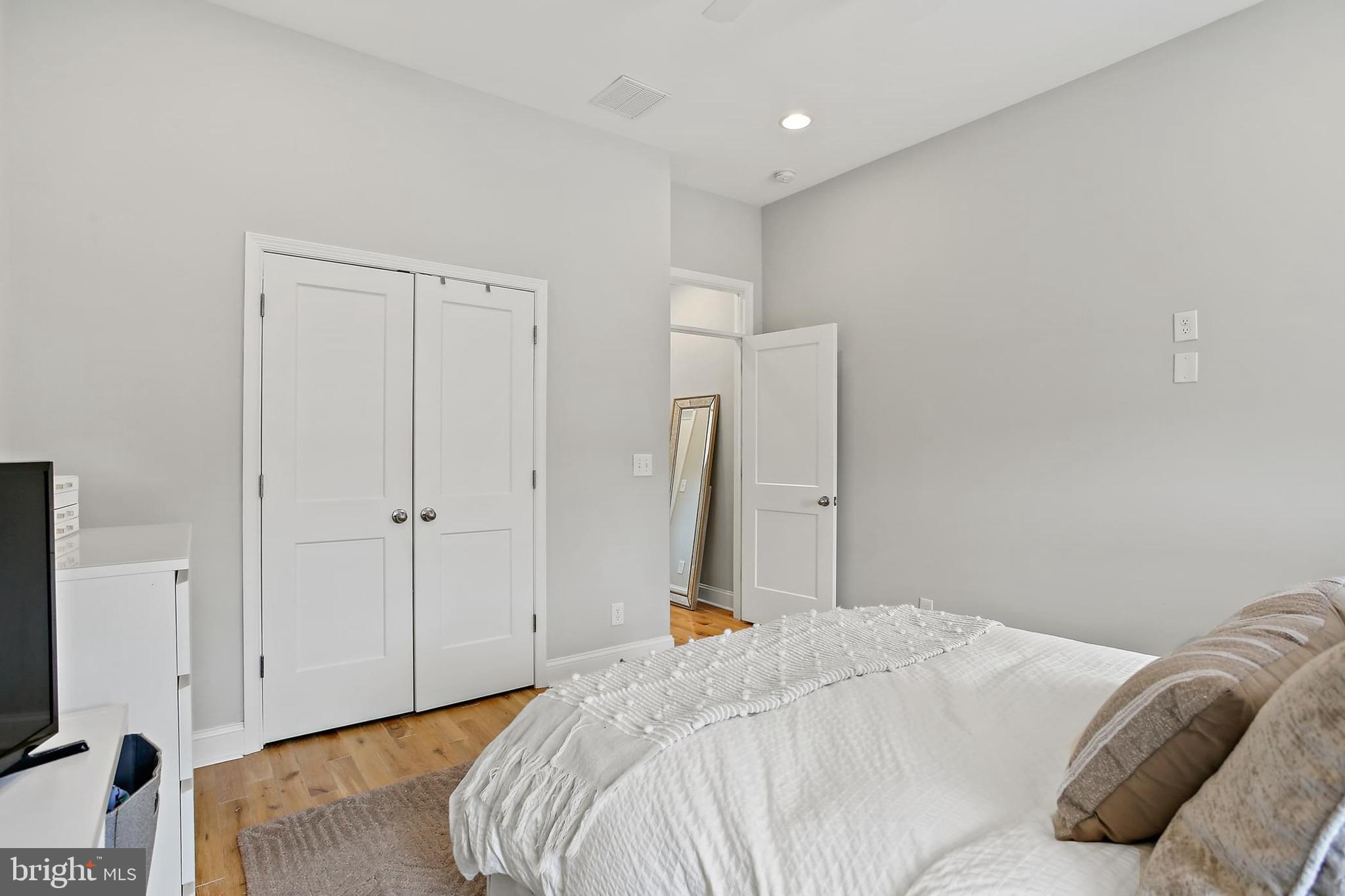 HIGHLANDTOWN - Residential