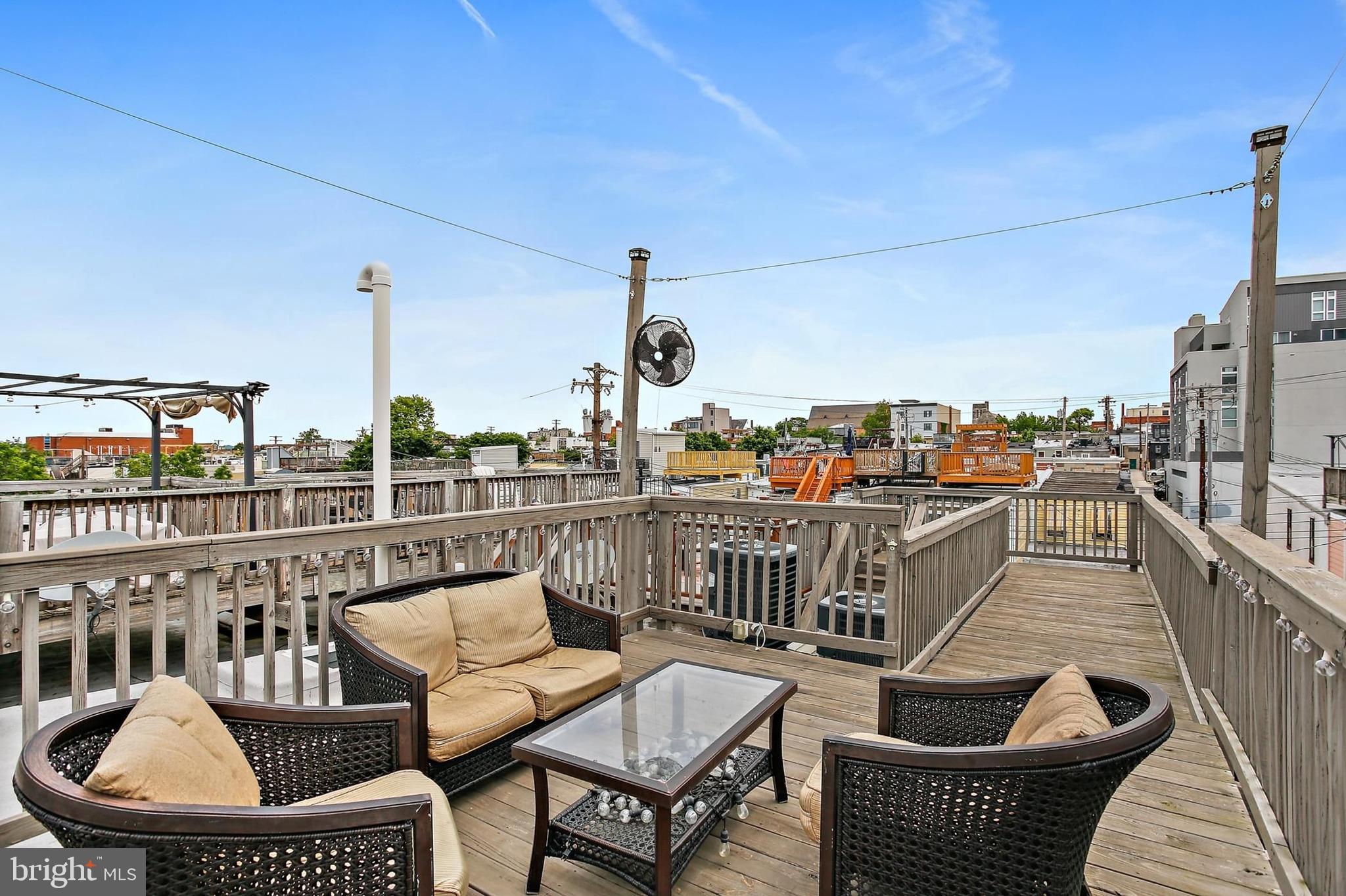 HIGHLANDTOWN - Residential