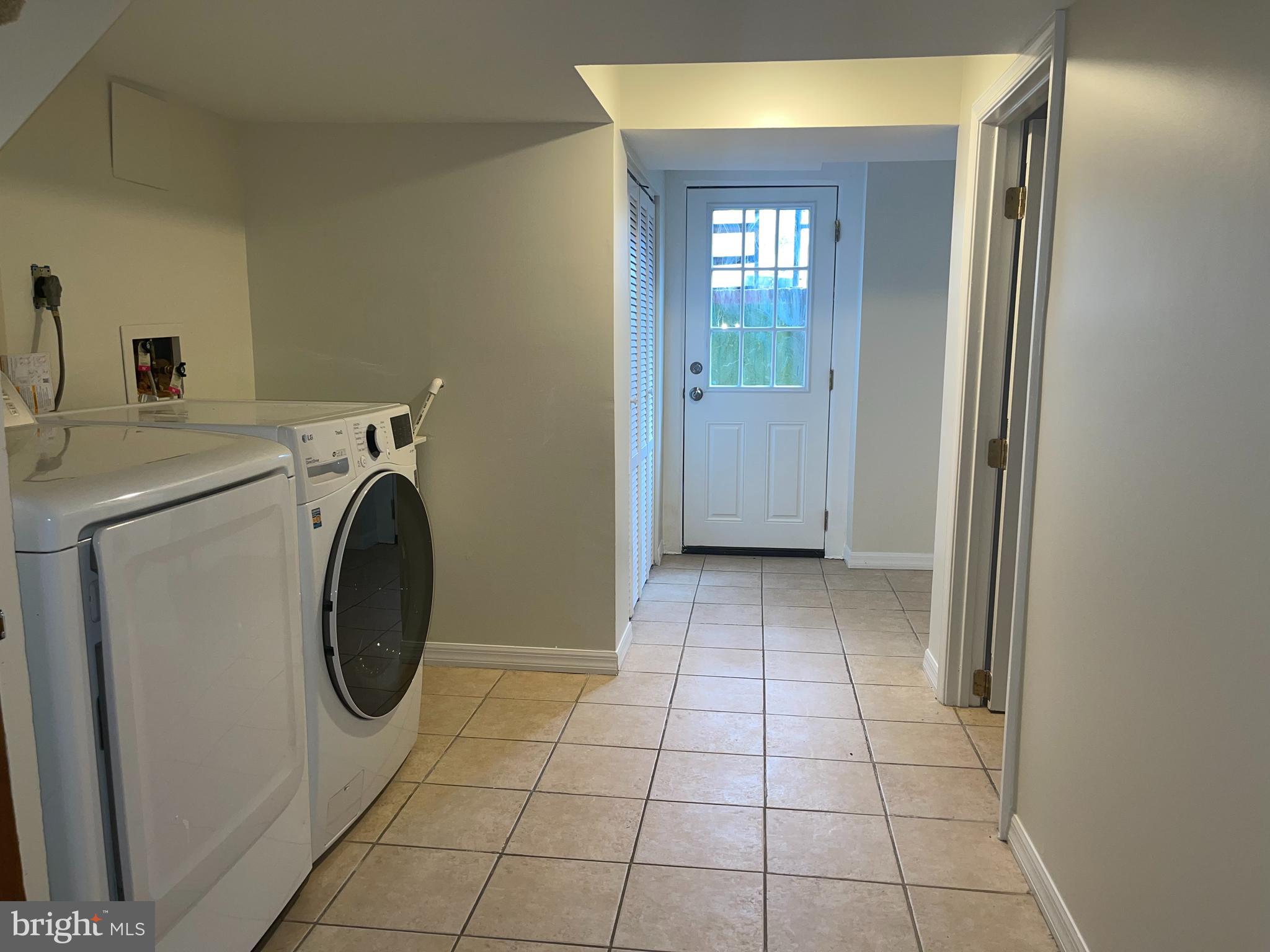 WOOD MANOR - Residential