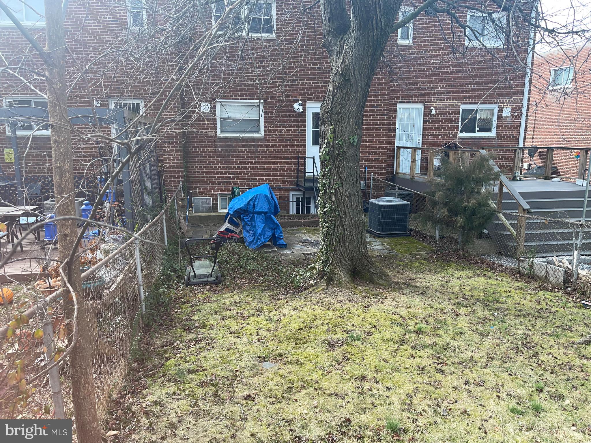 WOOD MANOR - Residential