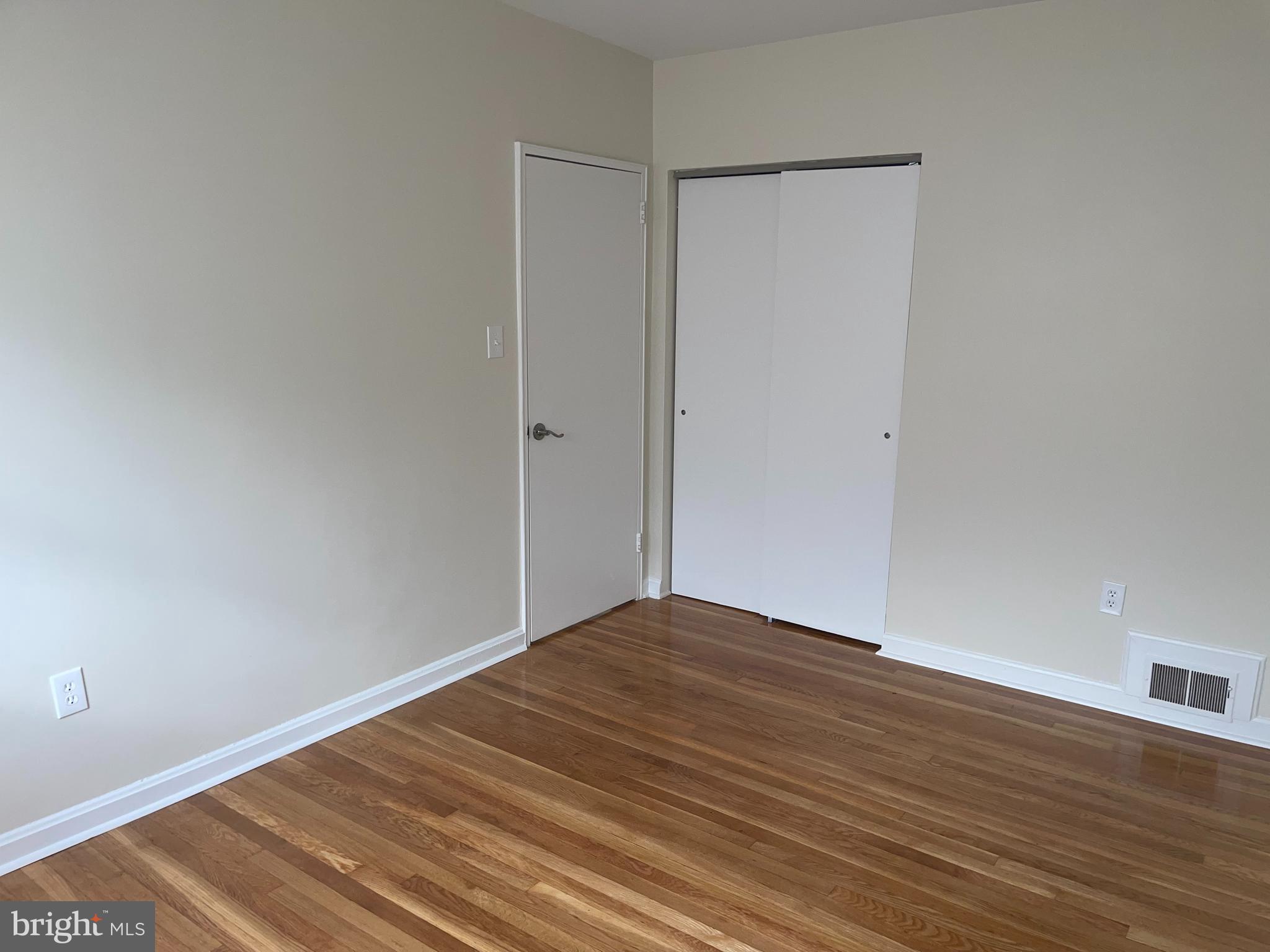 WOOD MANOR - Residential