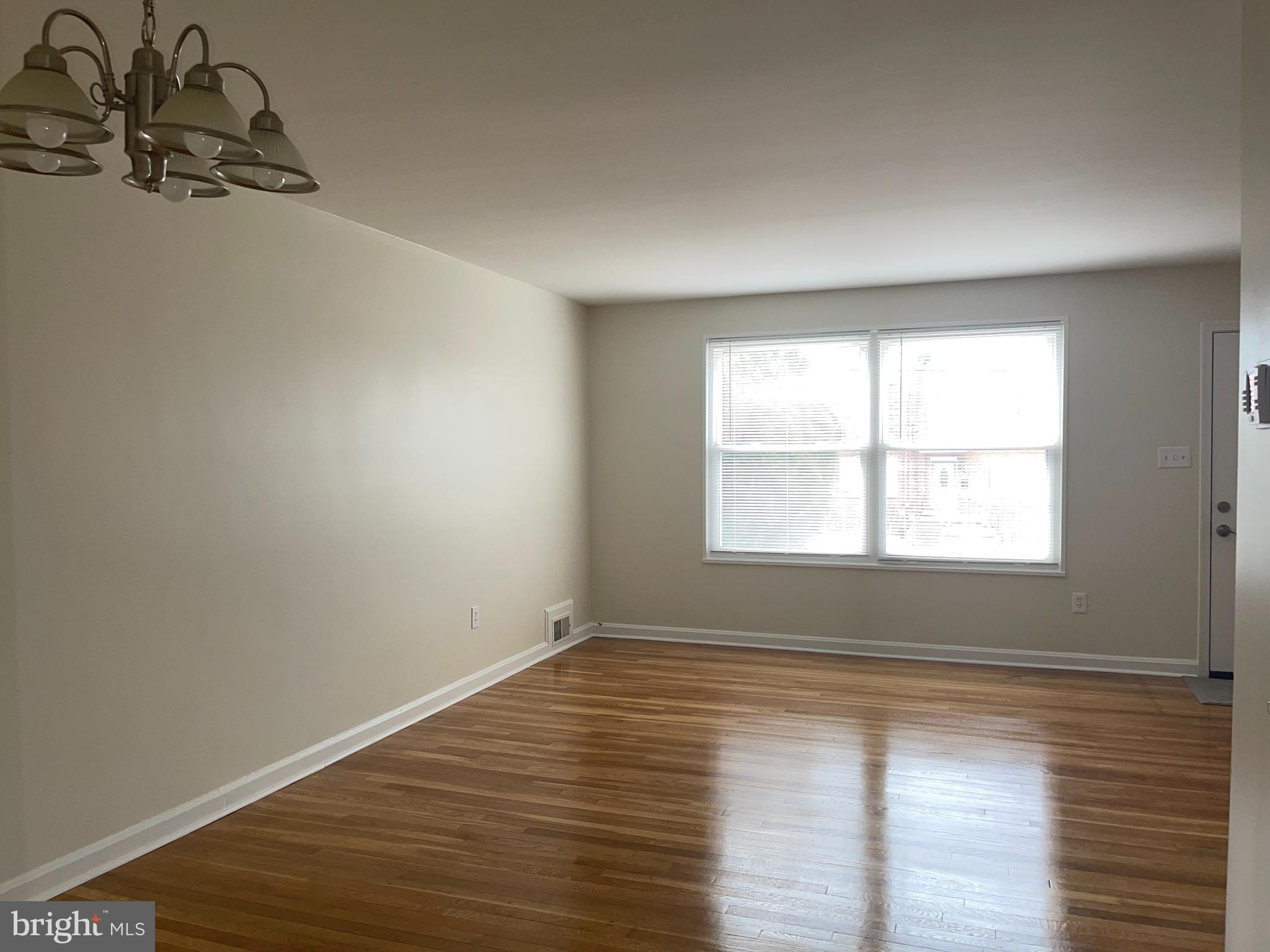 WOOD MANOR - Residential