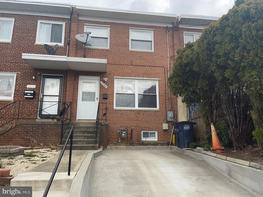 Back on the market !  Beautiful 3 level brick TH at great location.  No HOA.  Near DC, shopping centers and metro stations.  Great condition.  HVAC system is just 1 year old.  Fully finished basement with independent entrance, BR and full bath.  Concrete driveway for 2 cars.  Fully fenced backyard.  Hardwood flooring and much more !!!