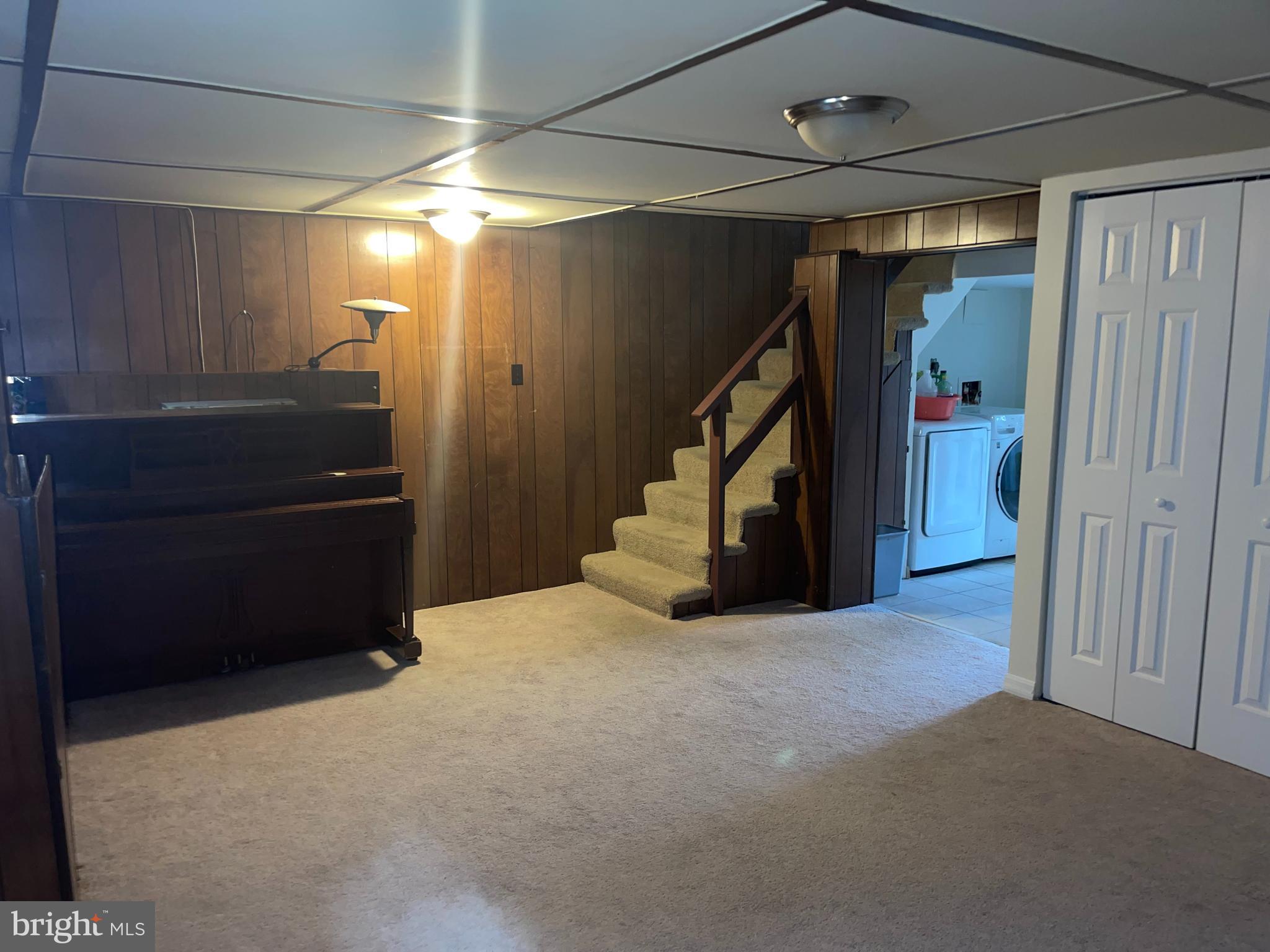 WOOD MANOR - Residential