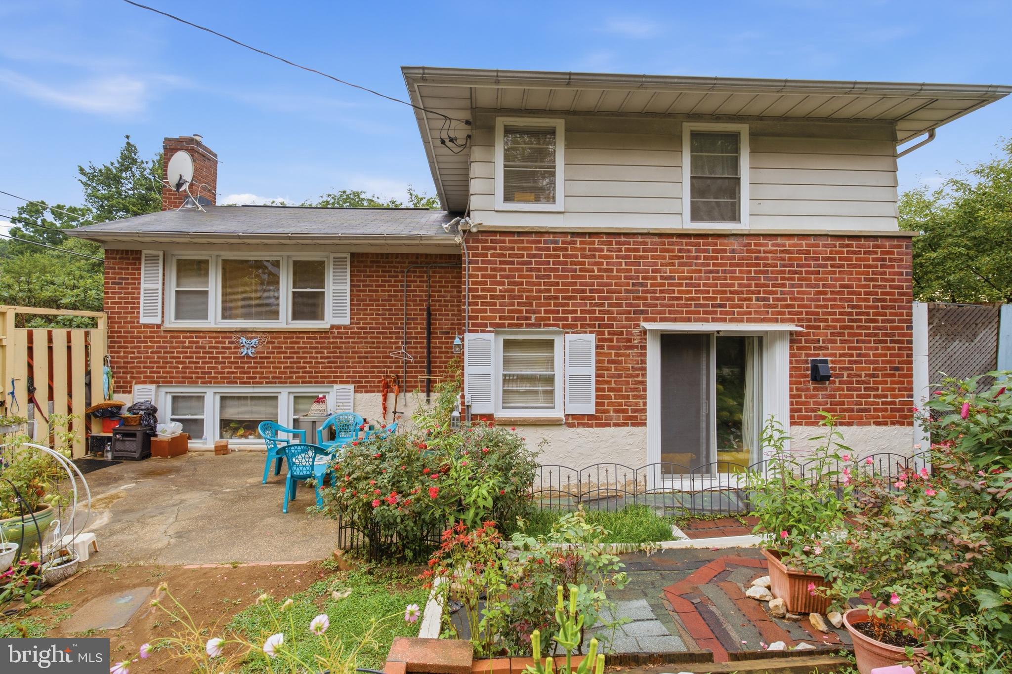 903 STARBIT ROAD