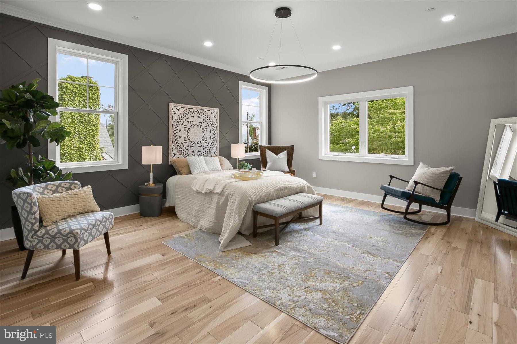 KENSINGTON HEIGHTS - Residential