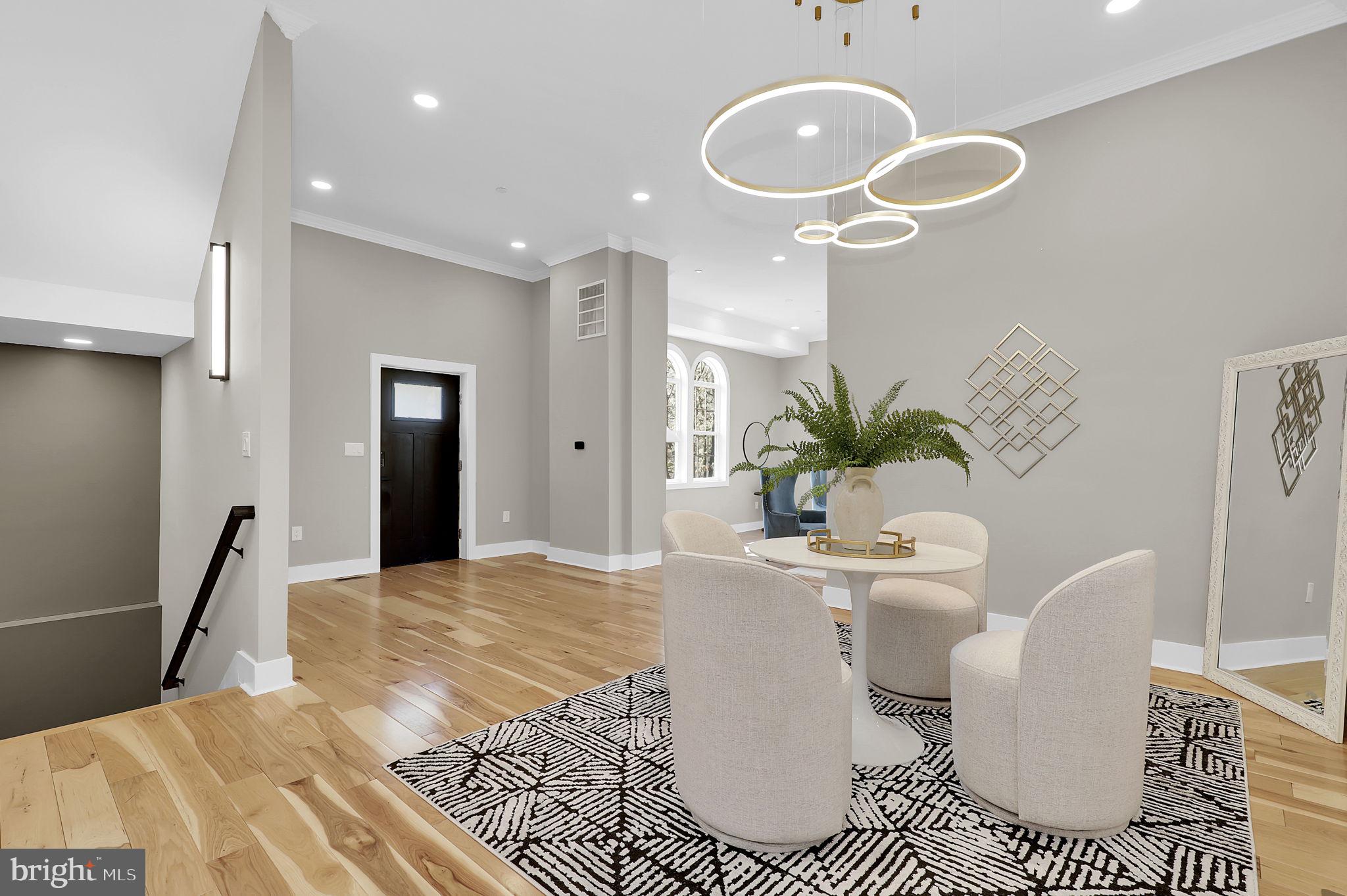 KENSINGTON HEIGHTS - Residential