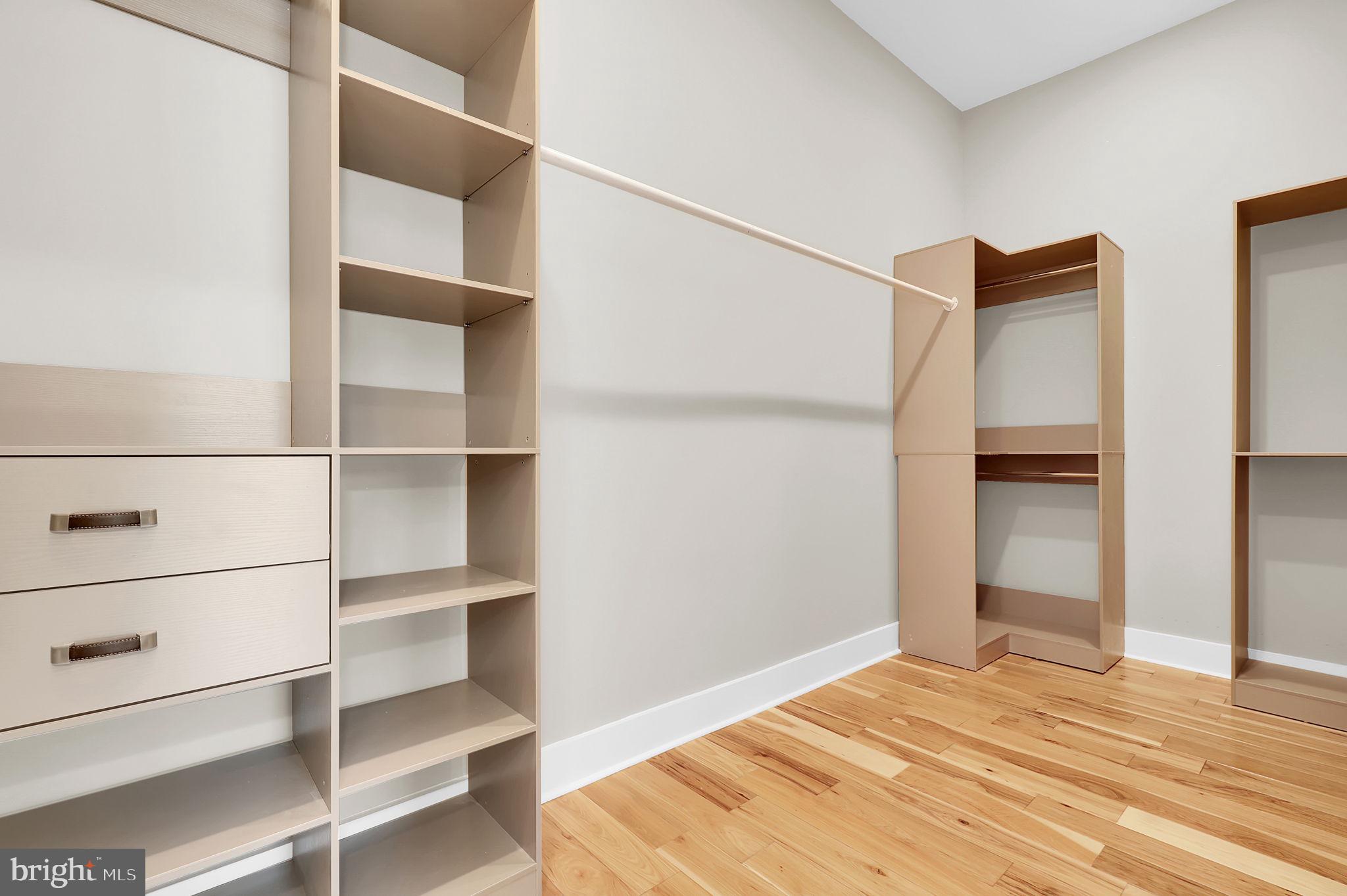 KENSINGTON HEIGHTS - Residential