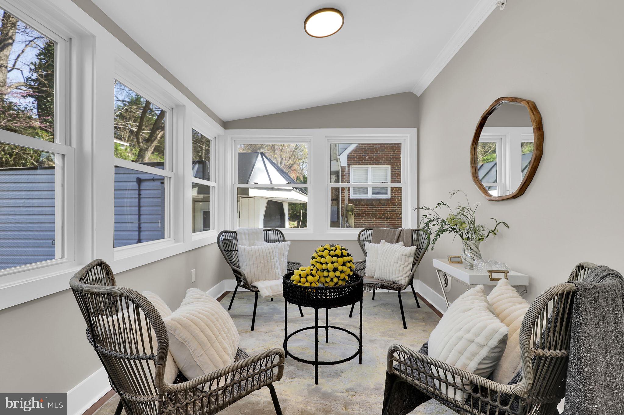 KENSINGTON HEIGHTS - Residential