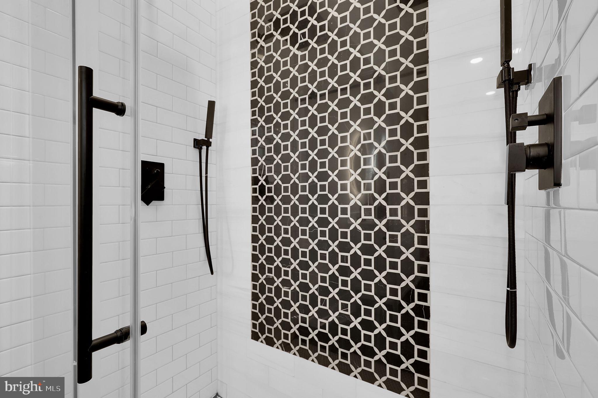 KENSINGTON HEIGHTS - Residential