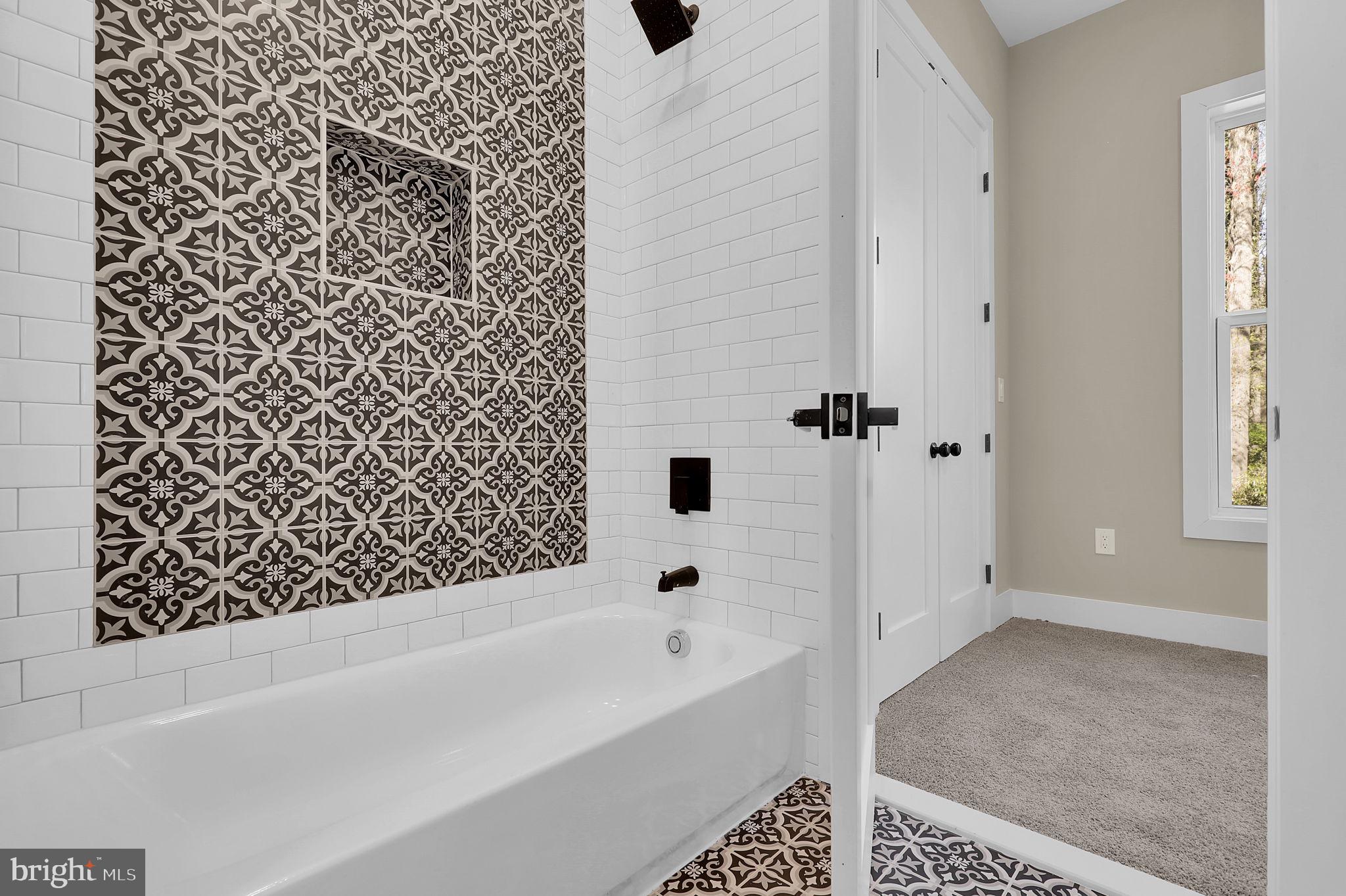 KENSINGTON HEIGHTS - Residential