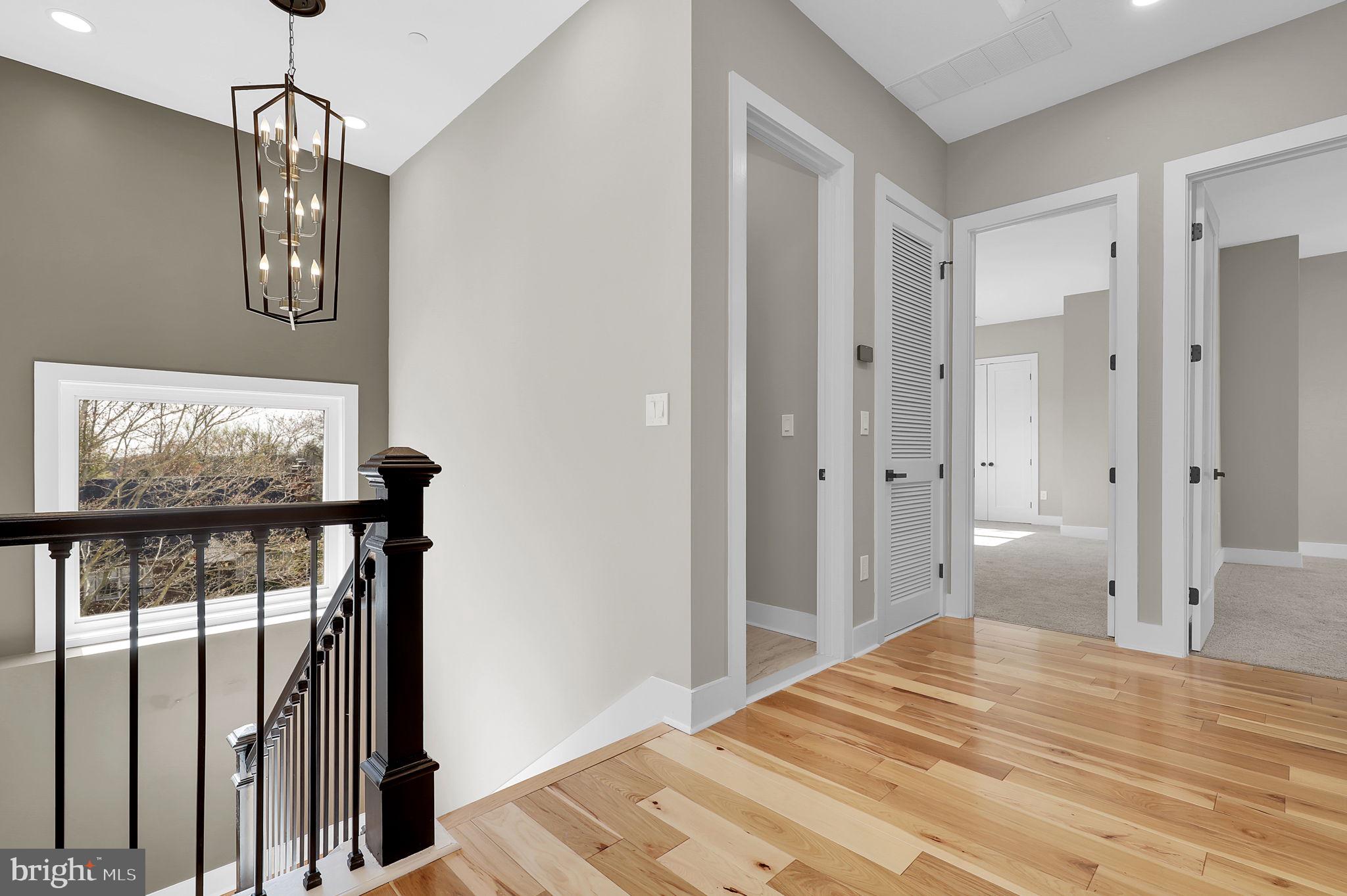 KENSINGTON HEIGHTS - Residential