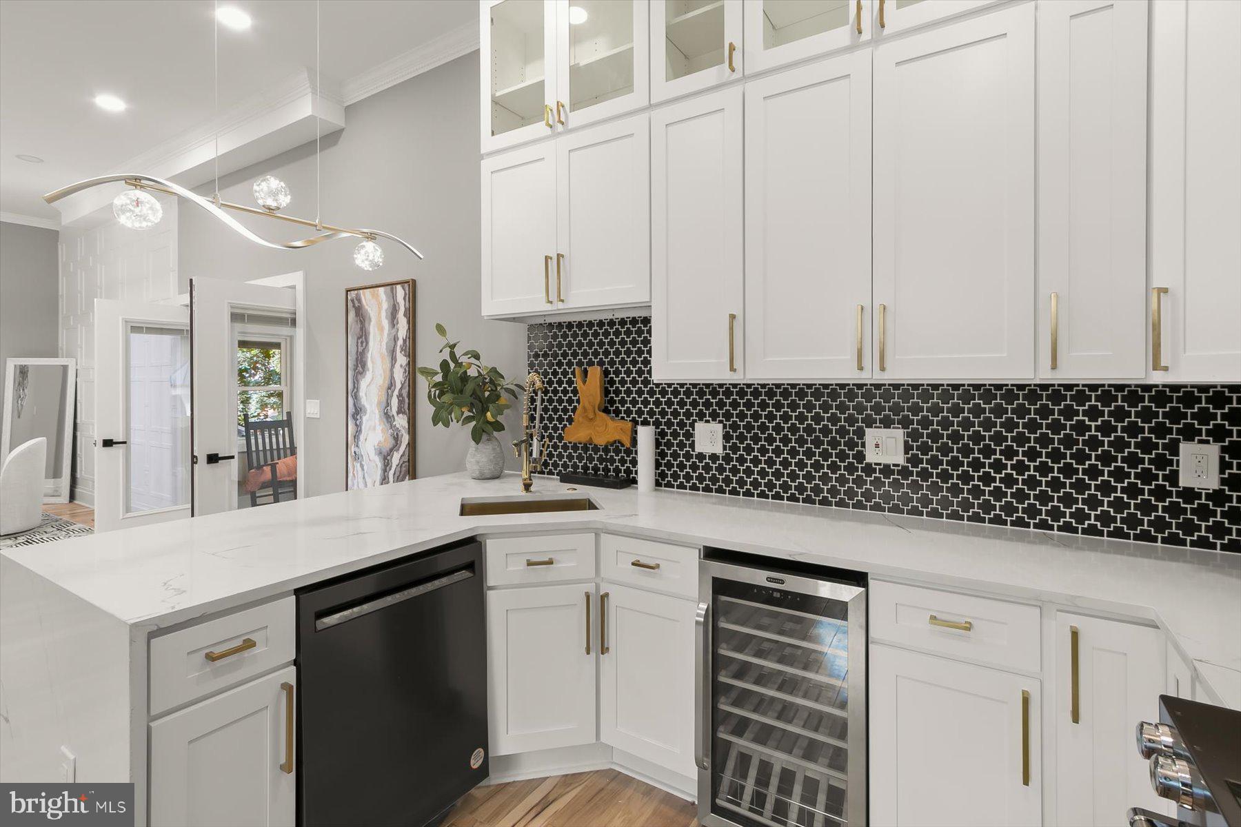 KENSINGTON HEIGHTS - Residential