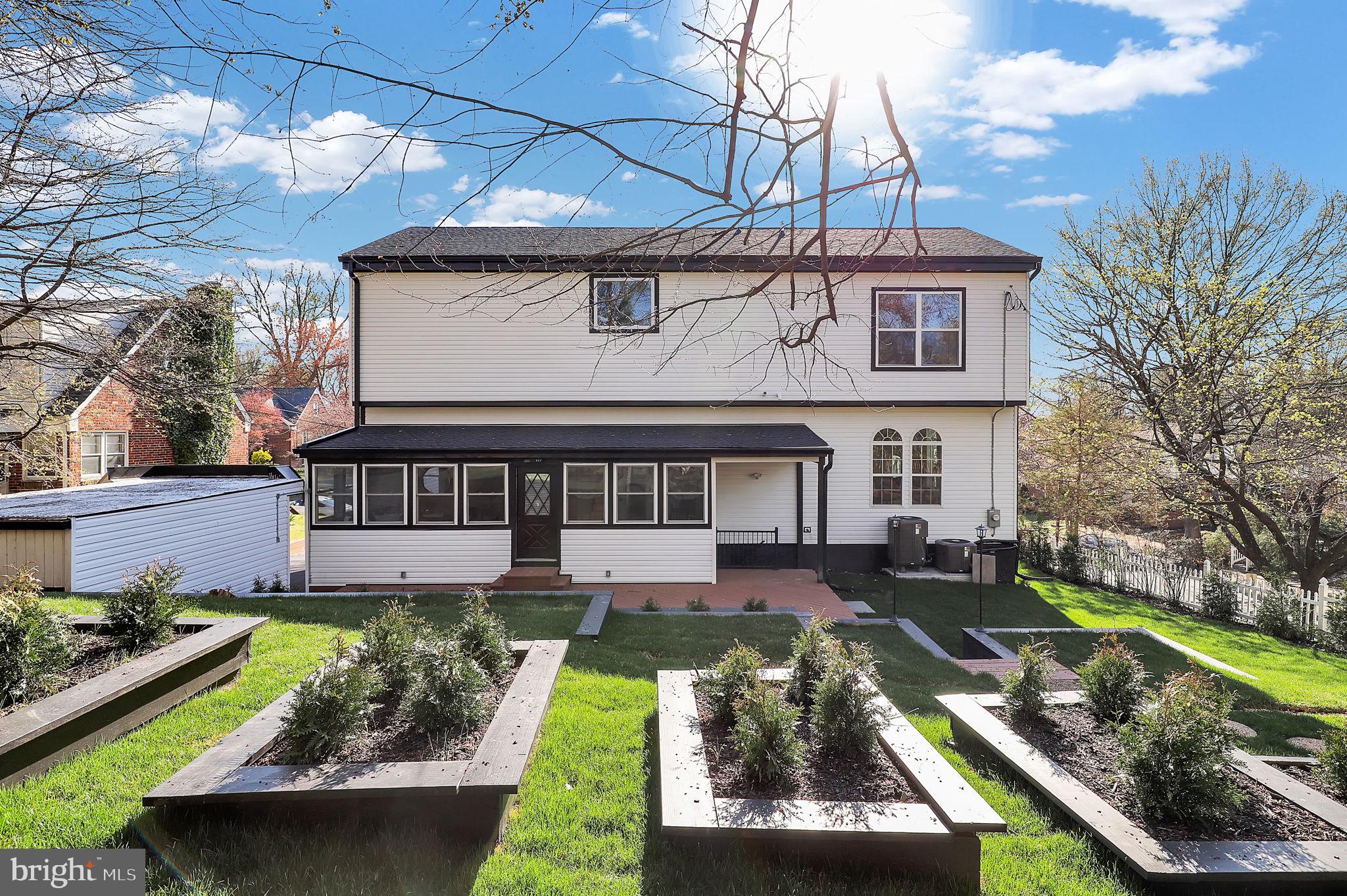 KENSINGTON HEIGHTS - Residential