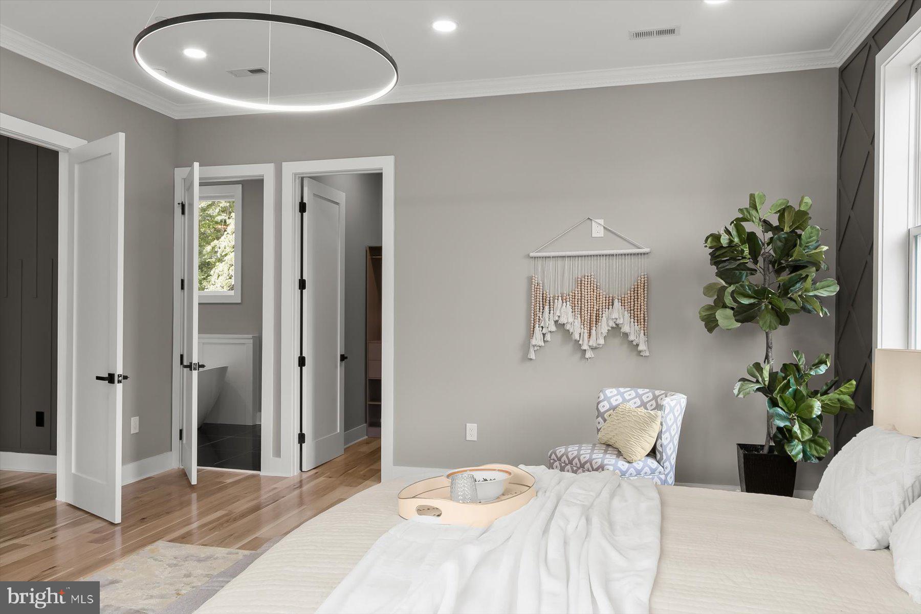 KENSINGTON HEIGHTS - Residential