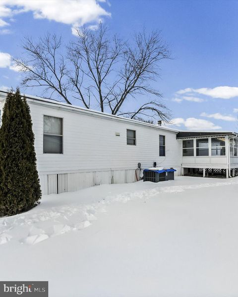 Mobile Home For Sale - 11 Creekside Drive<br/> WEST GROVE, PA 19390