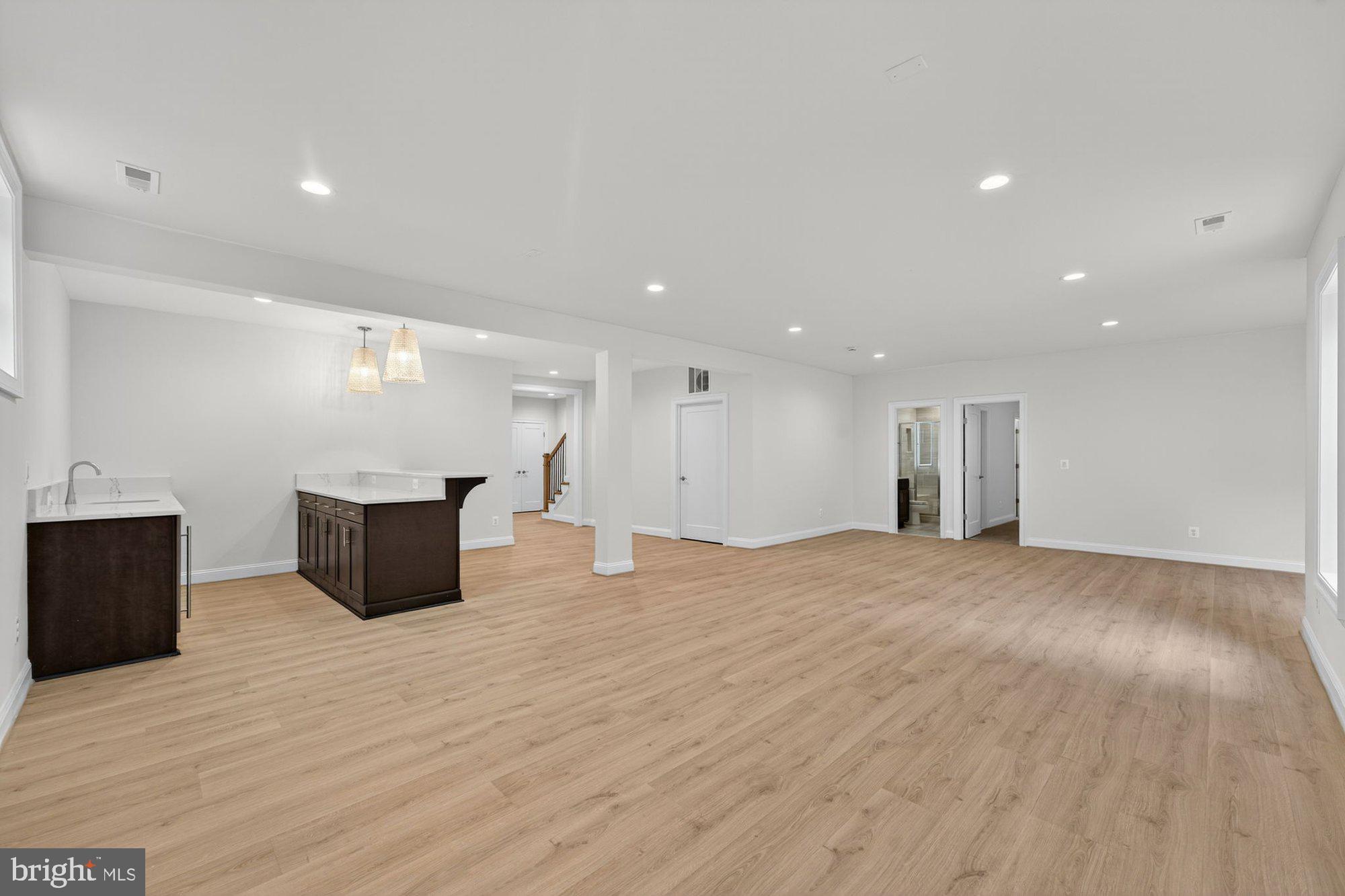 WEST VIENNA WOODS - Residential