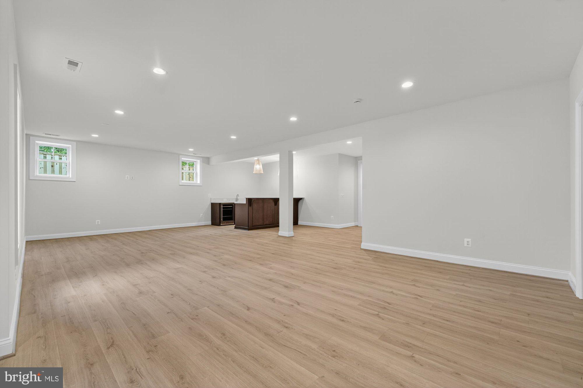 WEST VIENNA WOODS - Residential