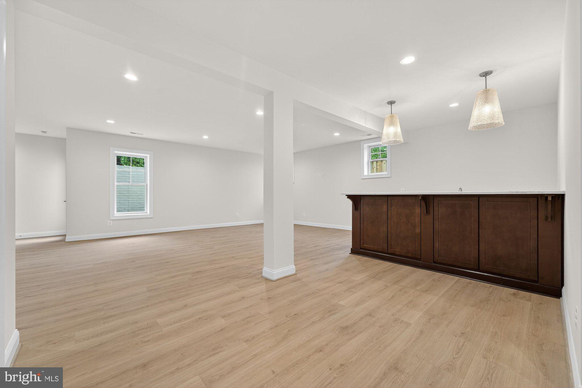 WEST VIENNA WOODS - Residential