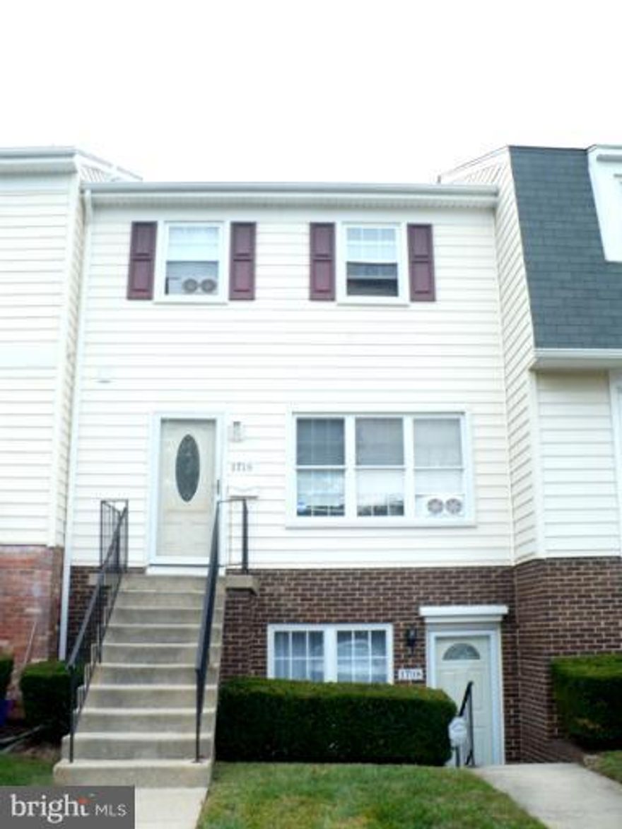 Nice 2 bedroom, 1 bath lower level unit that is bright and open. Please call CSS for showings. Security Deposit $1,300 available immediately