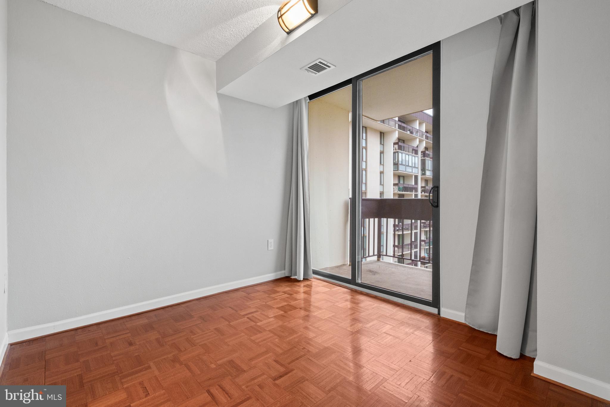 GREENHOUSE - Residential