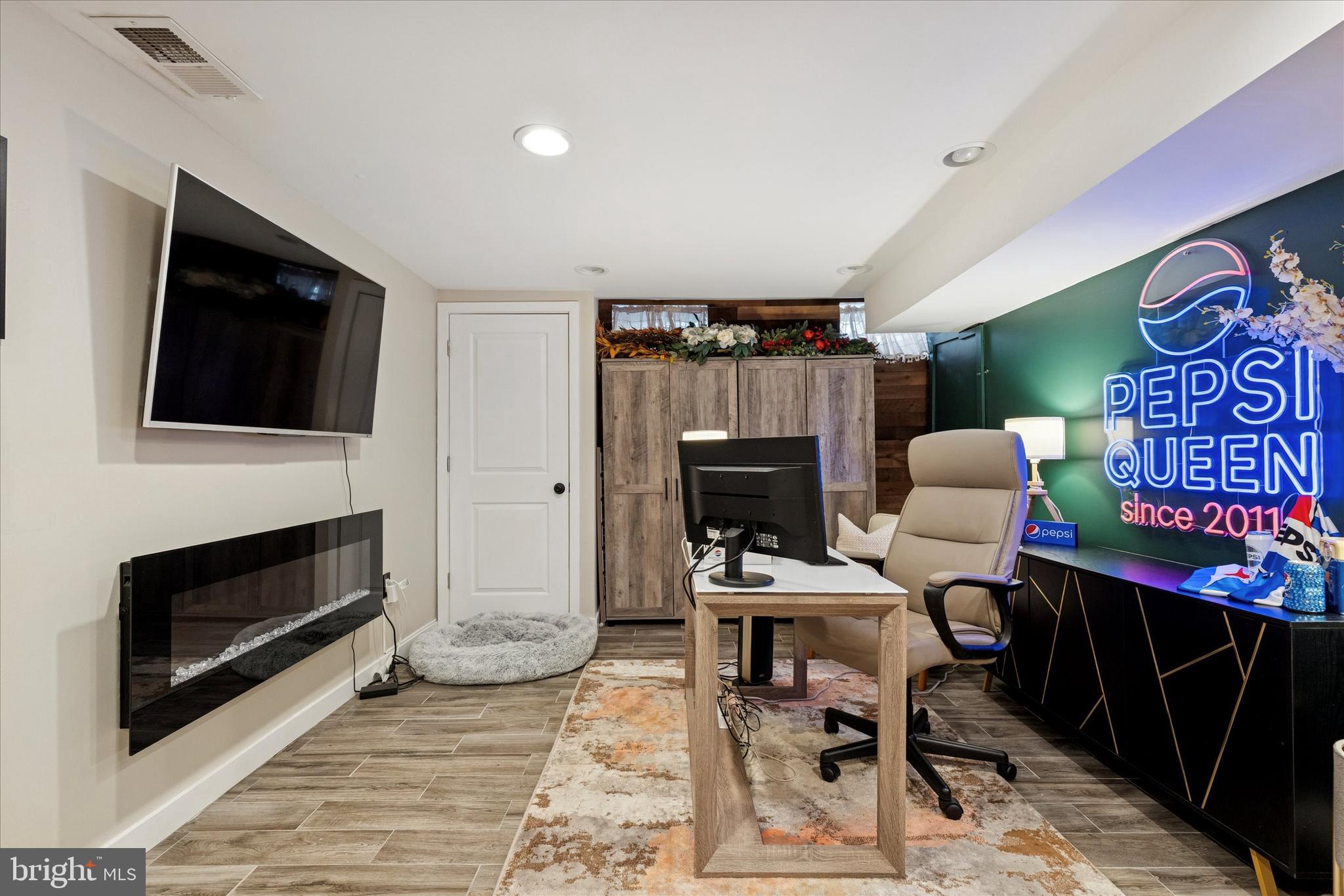 WHITMAN - Residential