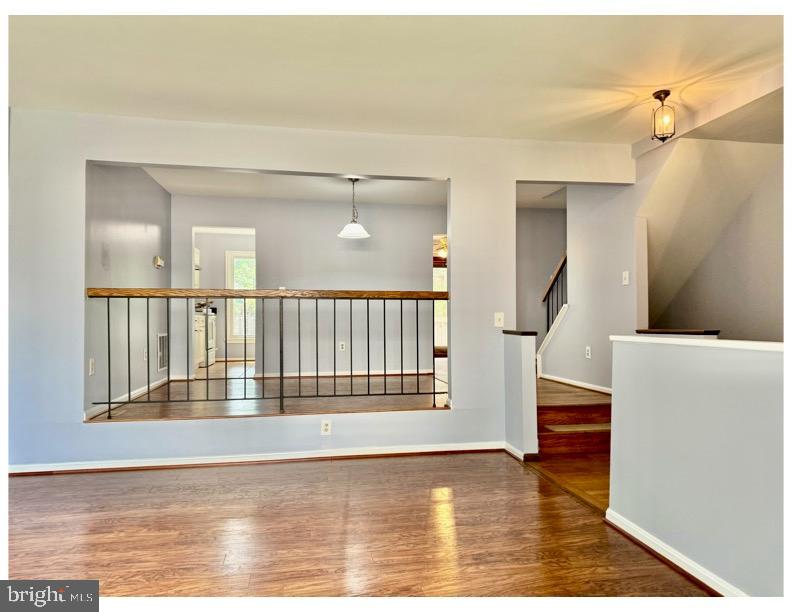 10 MEADOW GRASS COURT