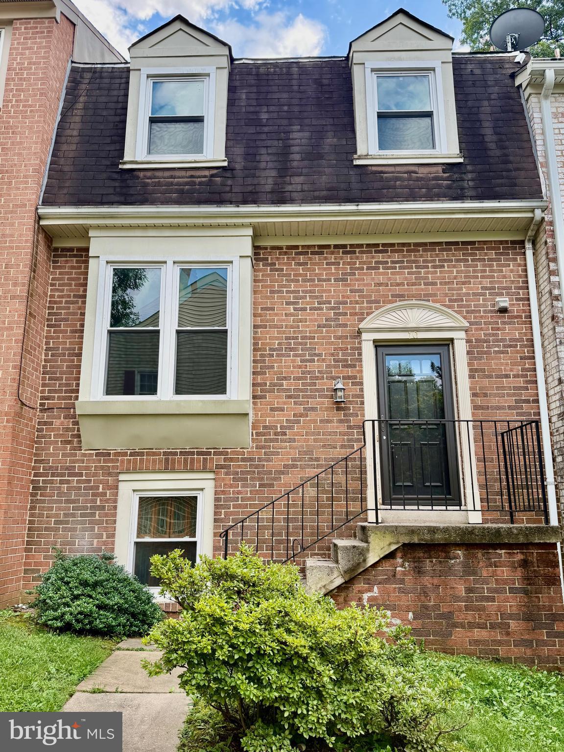 SHADY GROVE VILLAGE - Residential Lease
