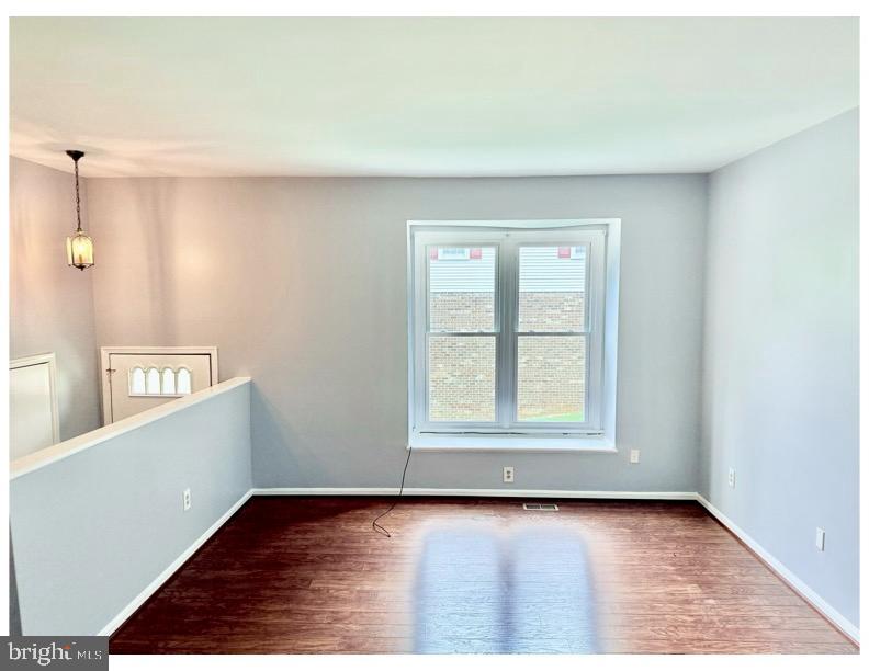 10 MEADOW GRASS COURT