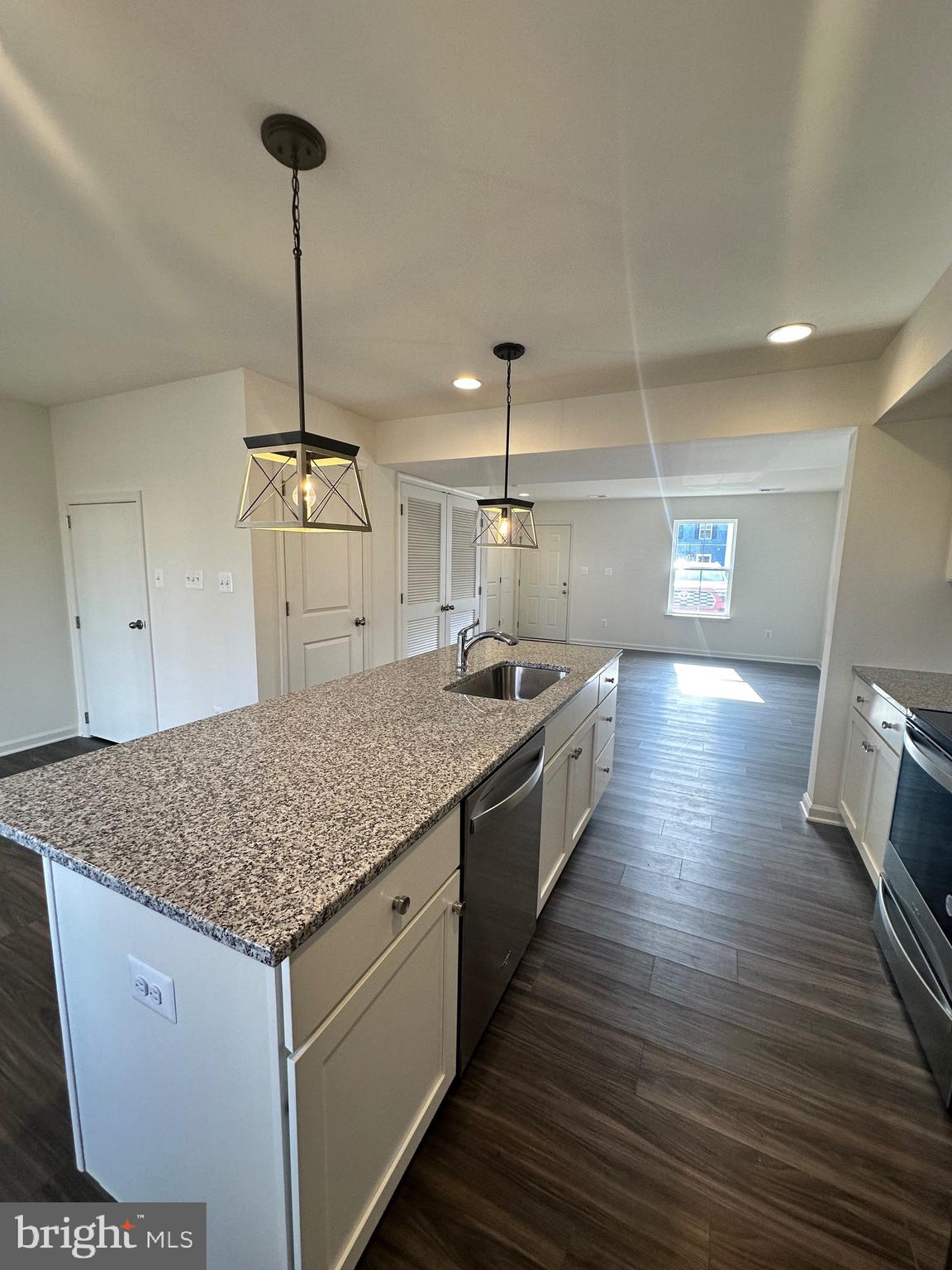 WHISPERING PINES - Residential