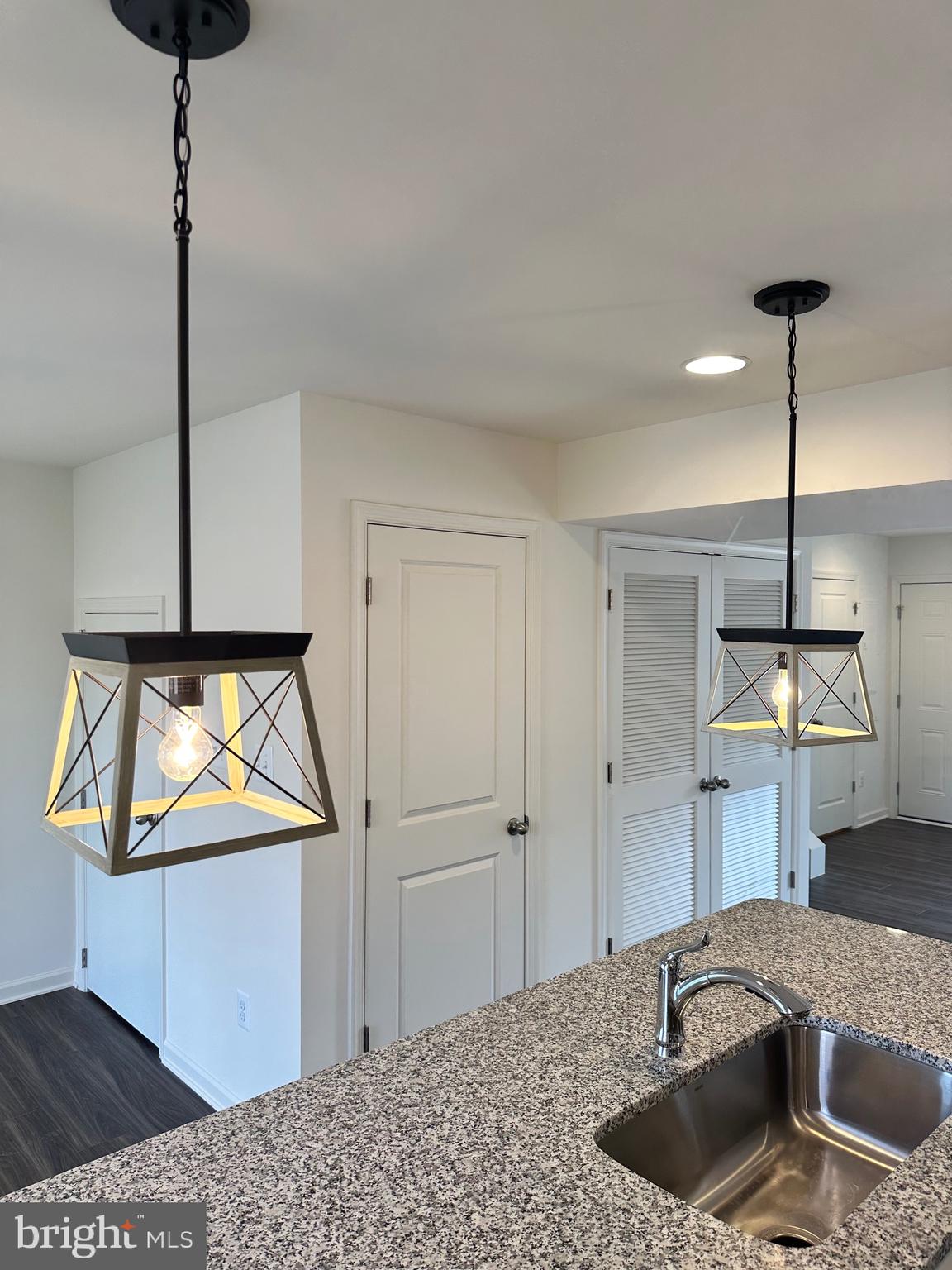 WHISPERING PINES - Residential