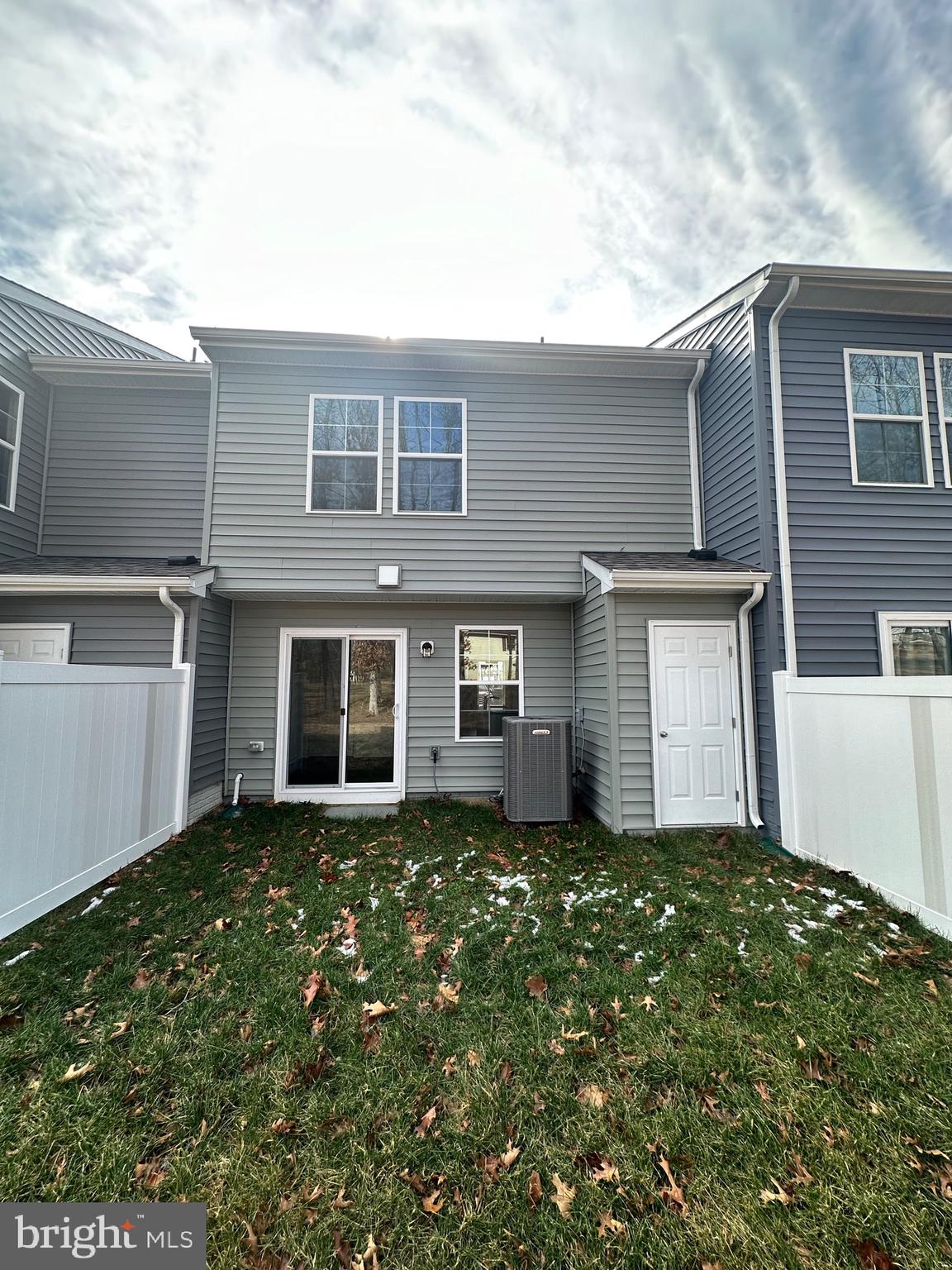 WHISPERING PINES - Residential