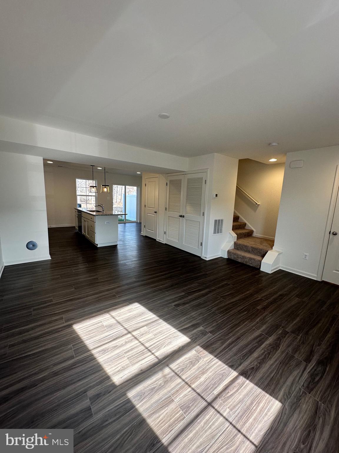 WHISPERING PINES - Residential