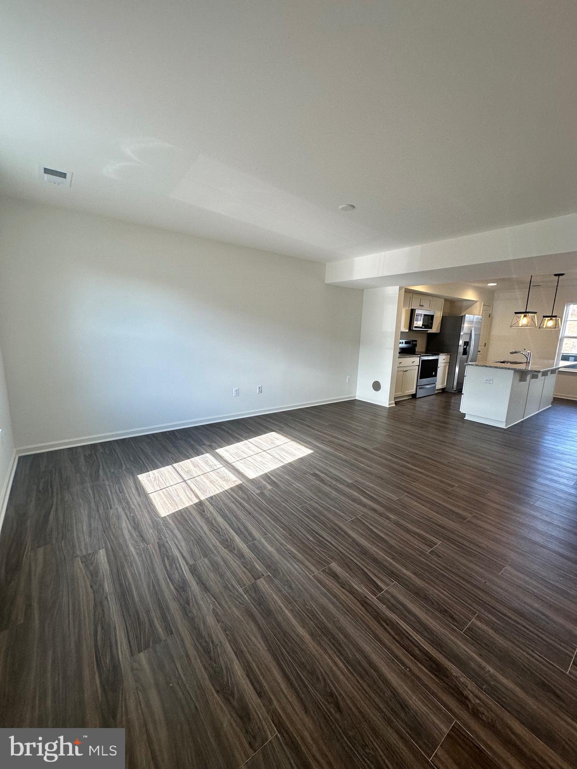 WHISPERING PINES - Residential