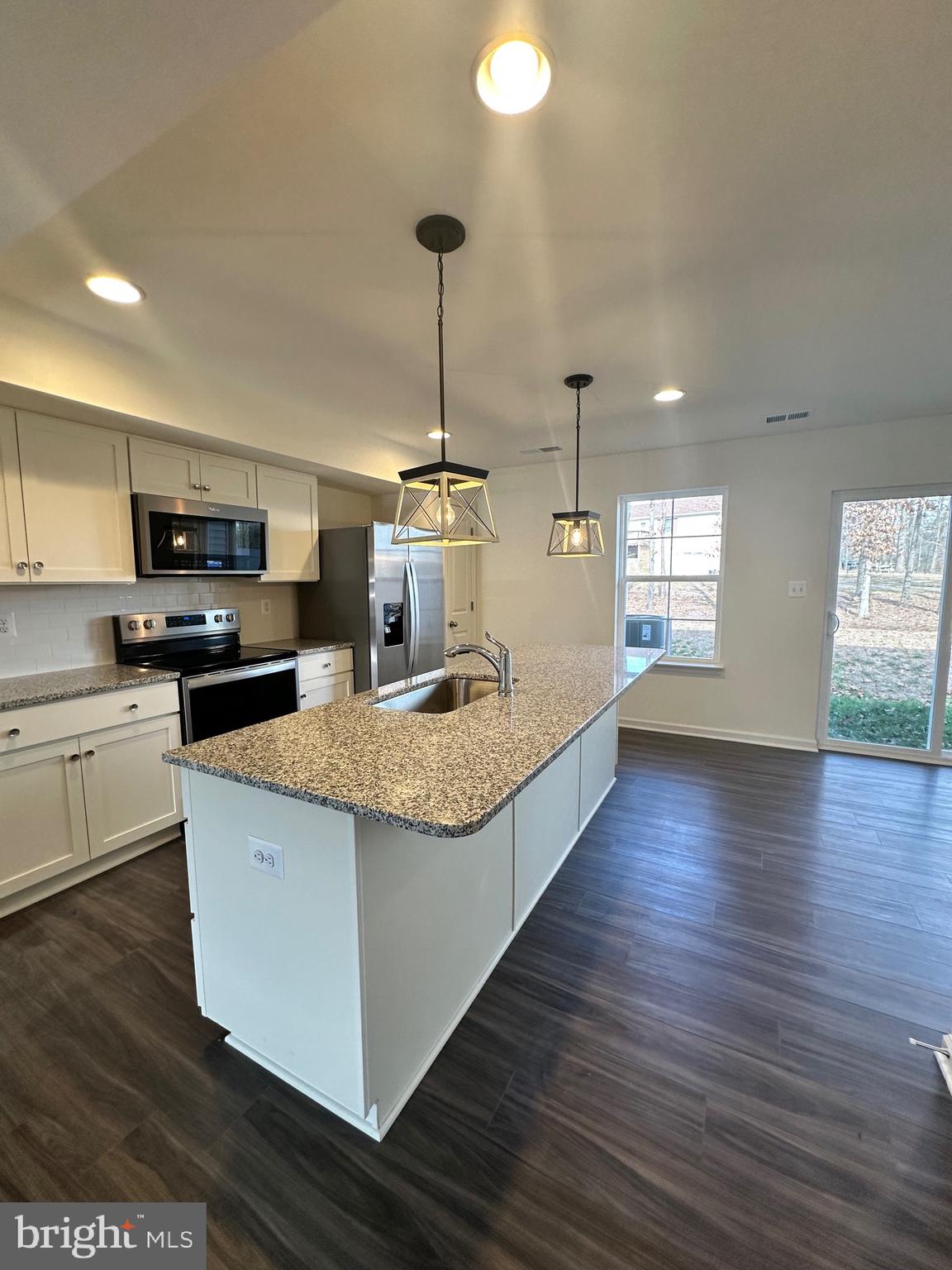 WHISPERING PINES - Residential