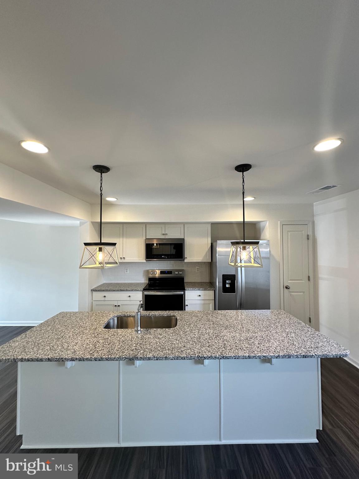 WHISPERING PINES - Residential