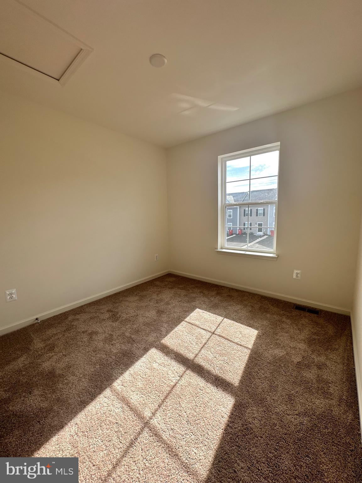 WHISPERING PINES - Residential