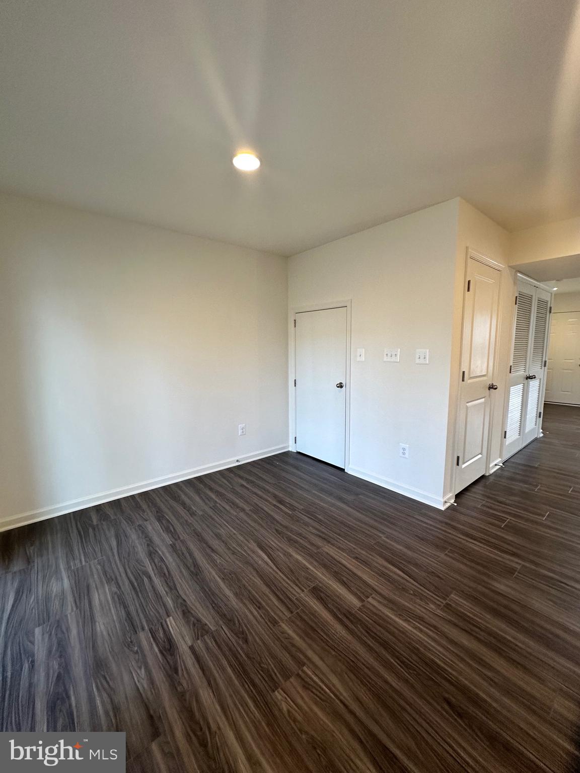 WHISPERING PINES - Residential