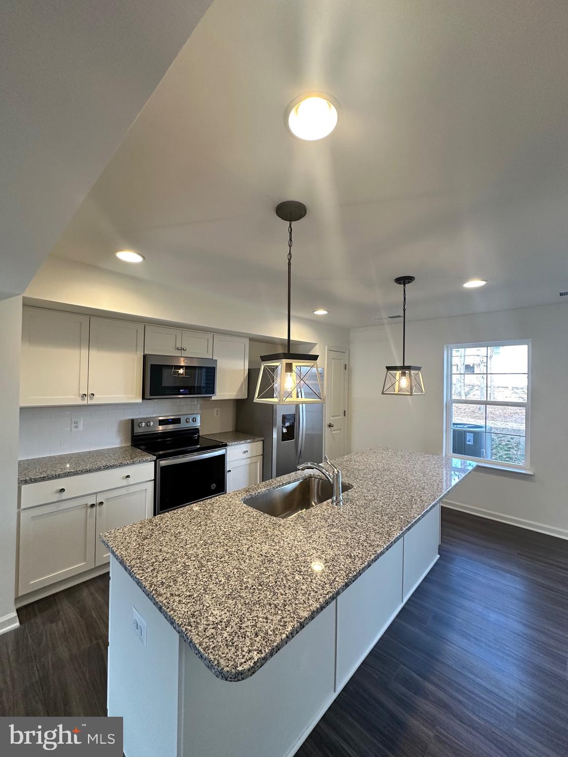 WHISPERING PINES - Residential