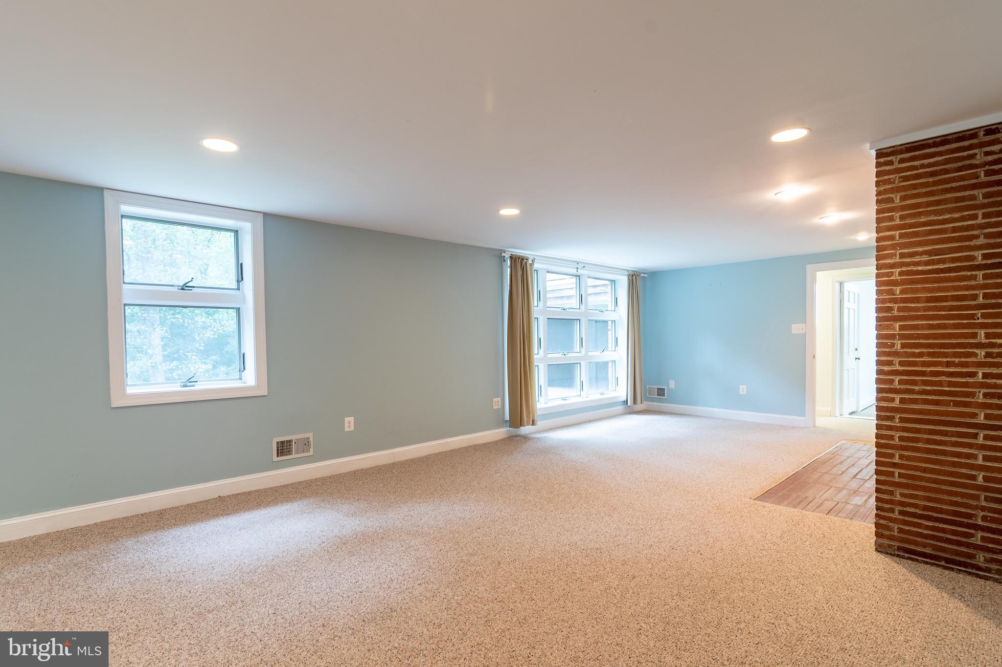 SPRINGFIELD FARMS - Residential