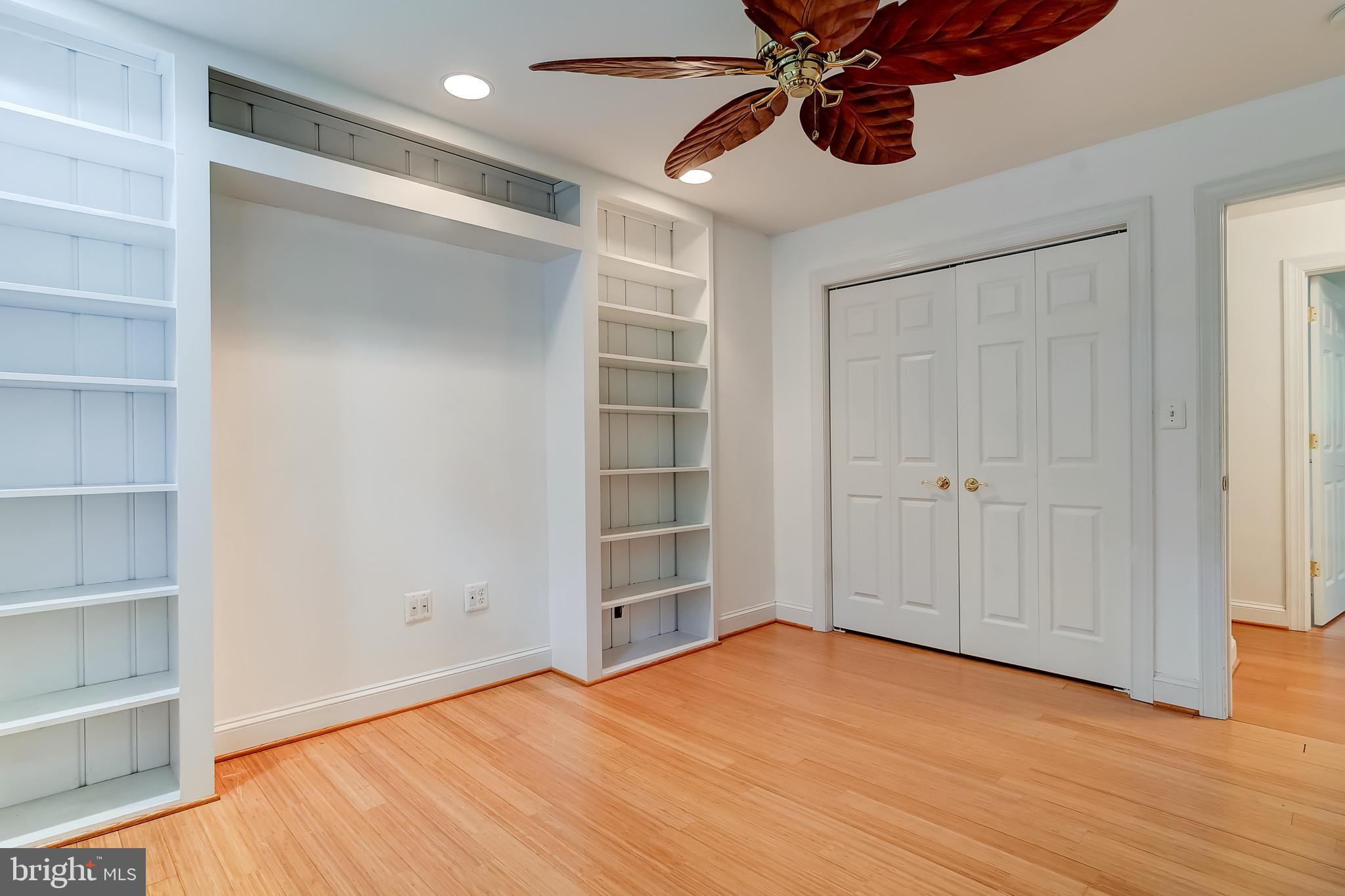 SPRINGFIELD FARMS - Residential