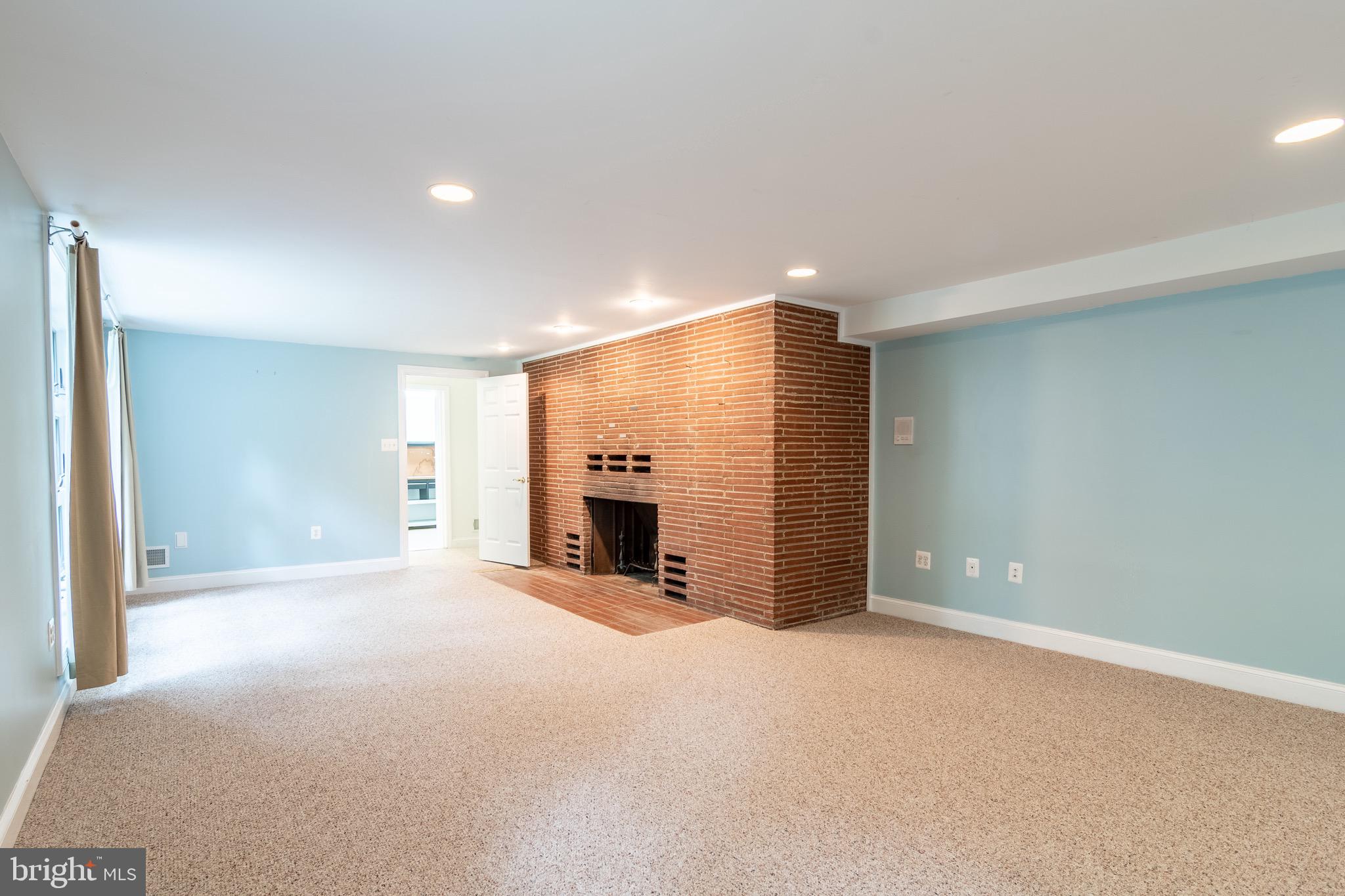 SPRINGFIELD FARMS - Residential