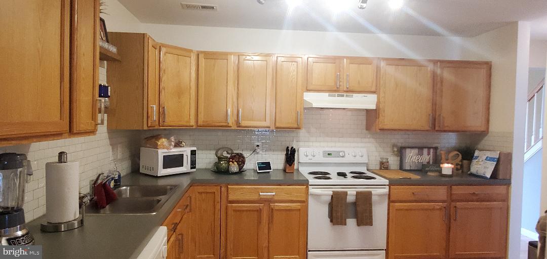 TEMPLE PLAZA-PLAT 1> - Residential Lease