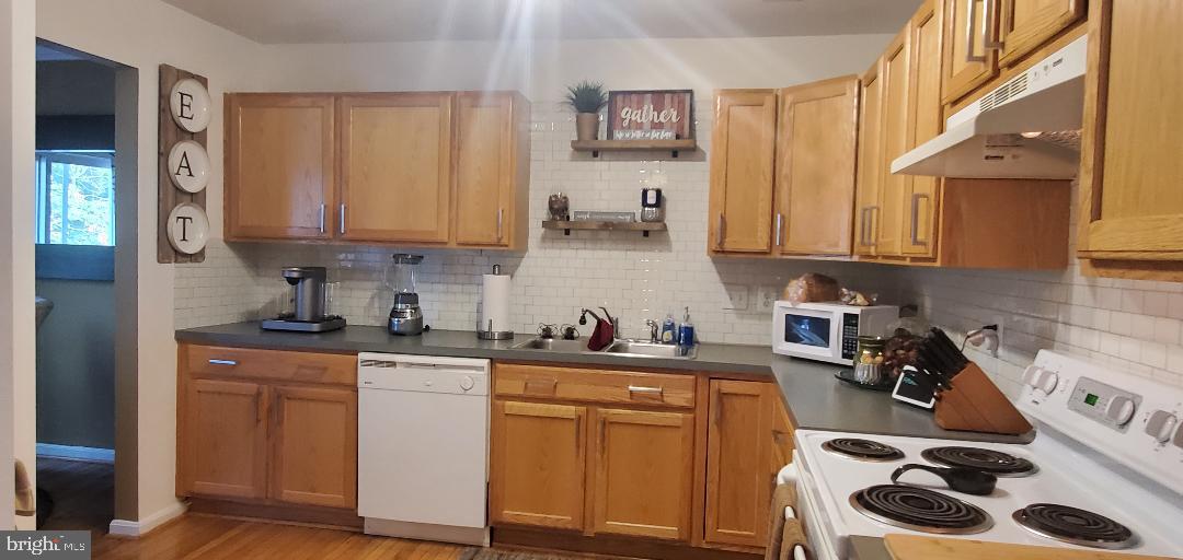 TEMPLE PLAZA-PLAT 1> - Residential Lease