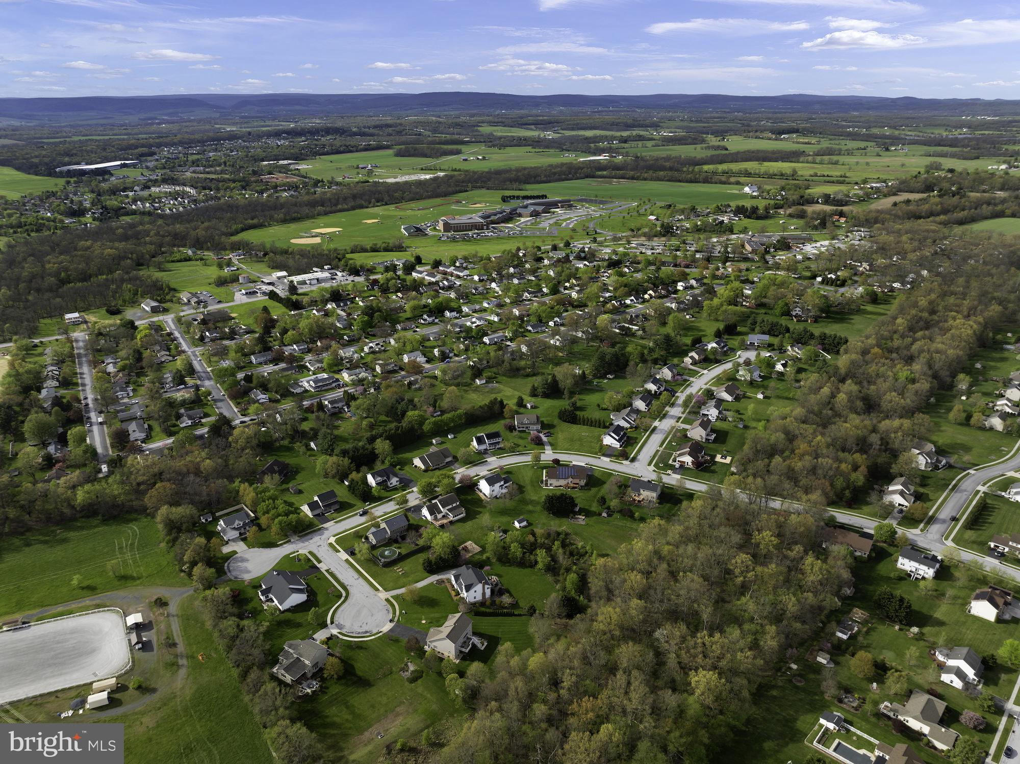 HUNTERS CROSSING - Residential