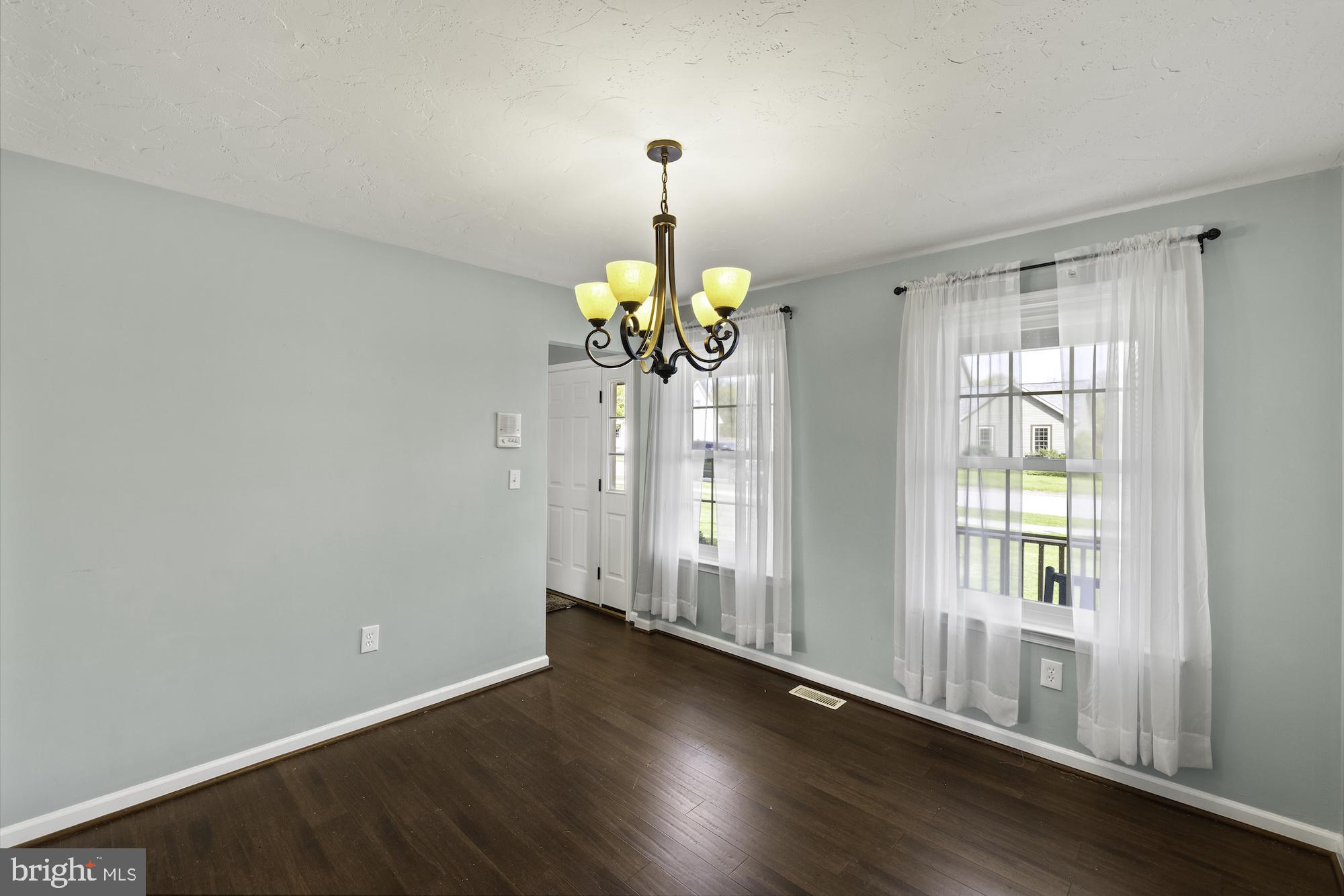 HUNTERS CROSSING - Residential