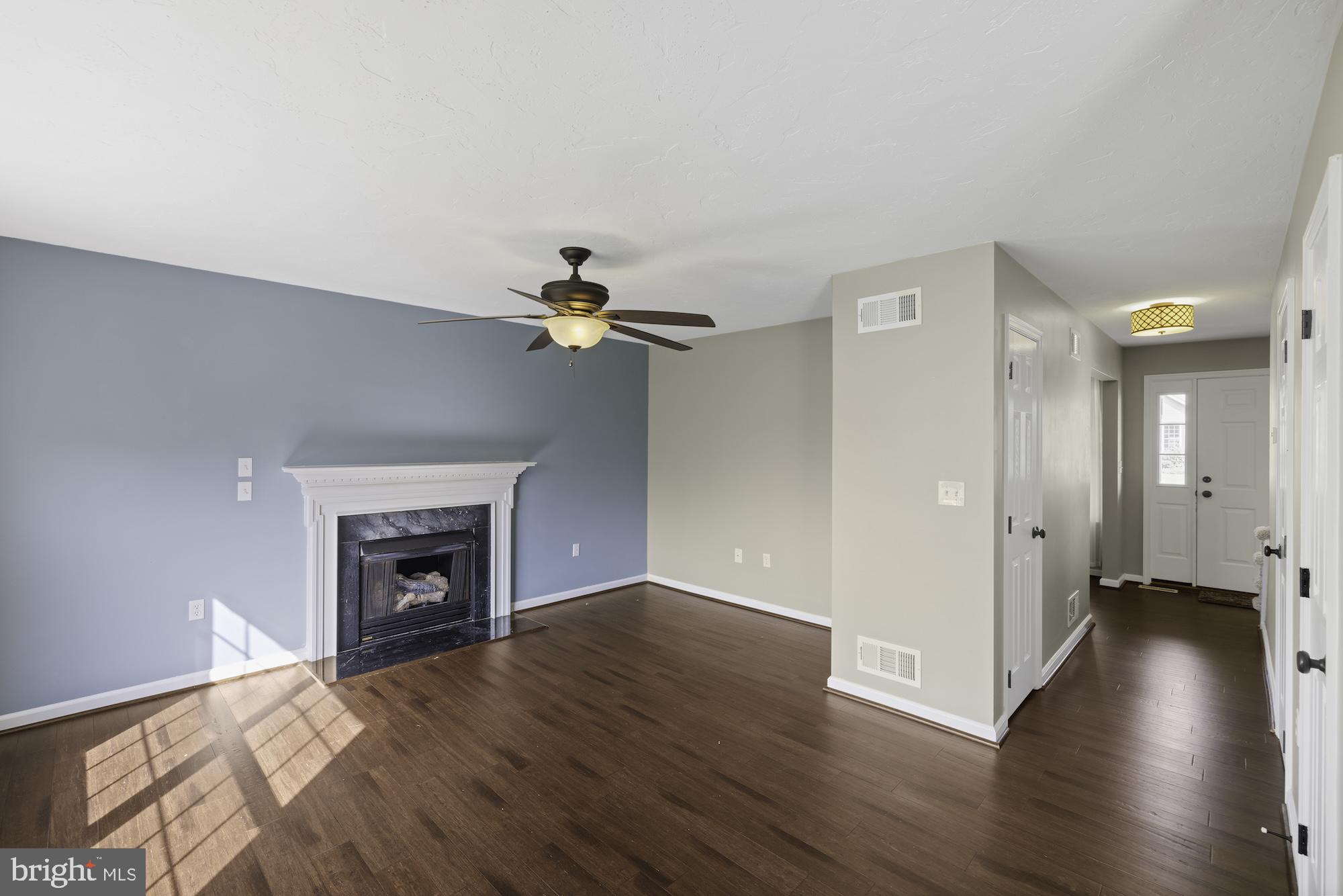 HUNTERS CROSSING - Residential